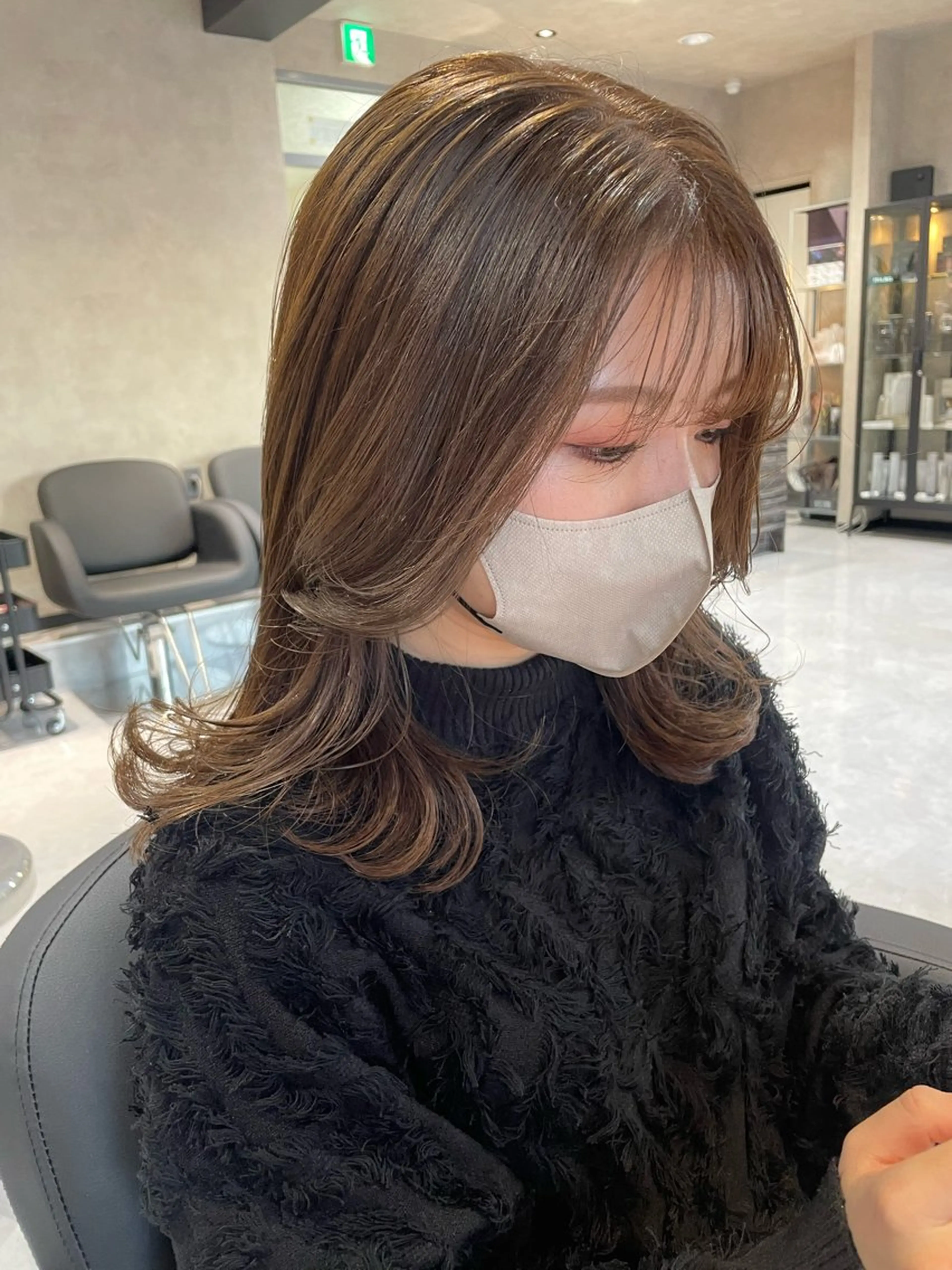 ミディアム カラー ベージュカラー レイヤーカット room肥後橋所属・room ヨネヤマのヘアスタイル