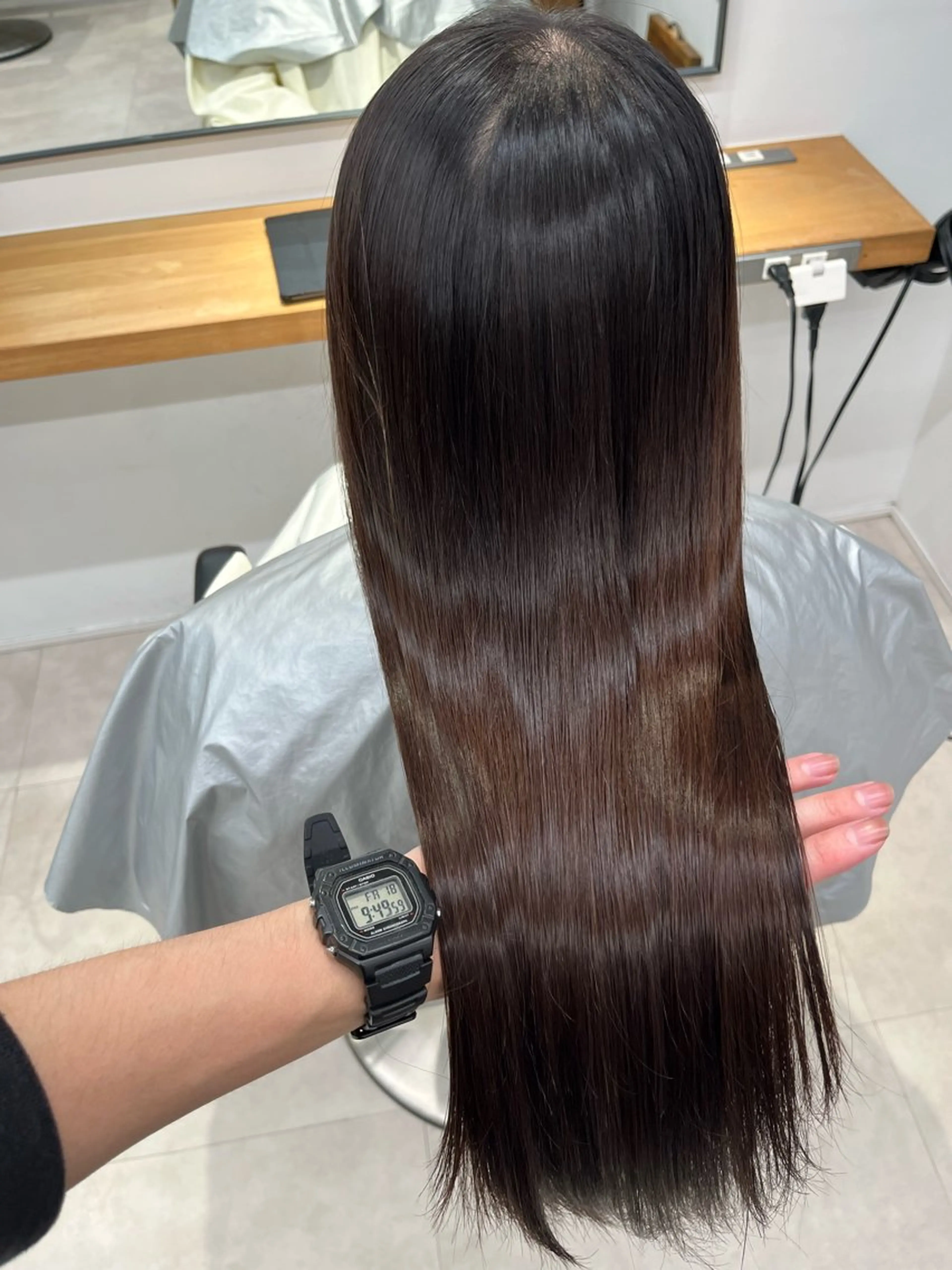 ロング ナチュラルなヘア /ヨシダトモキのヘアスタイル