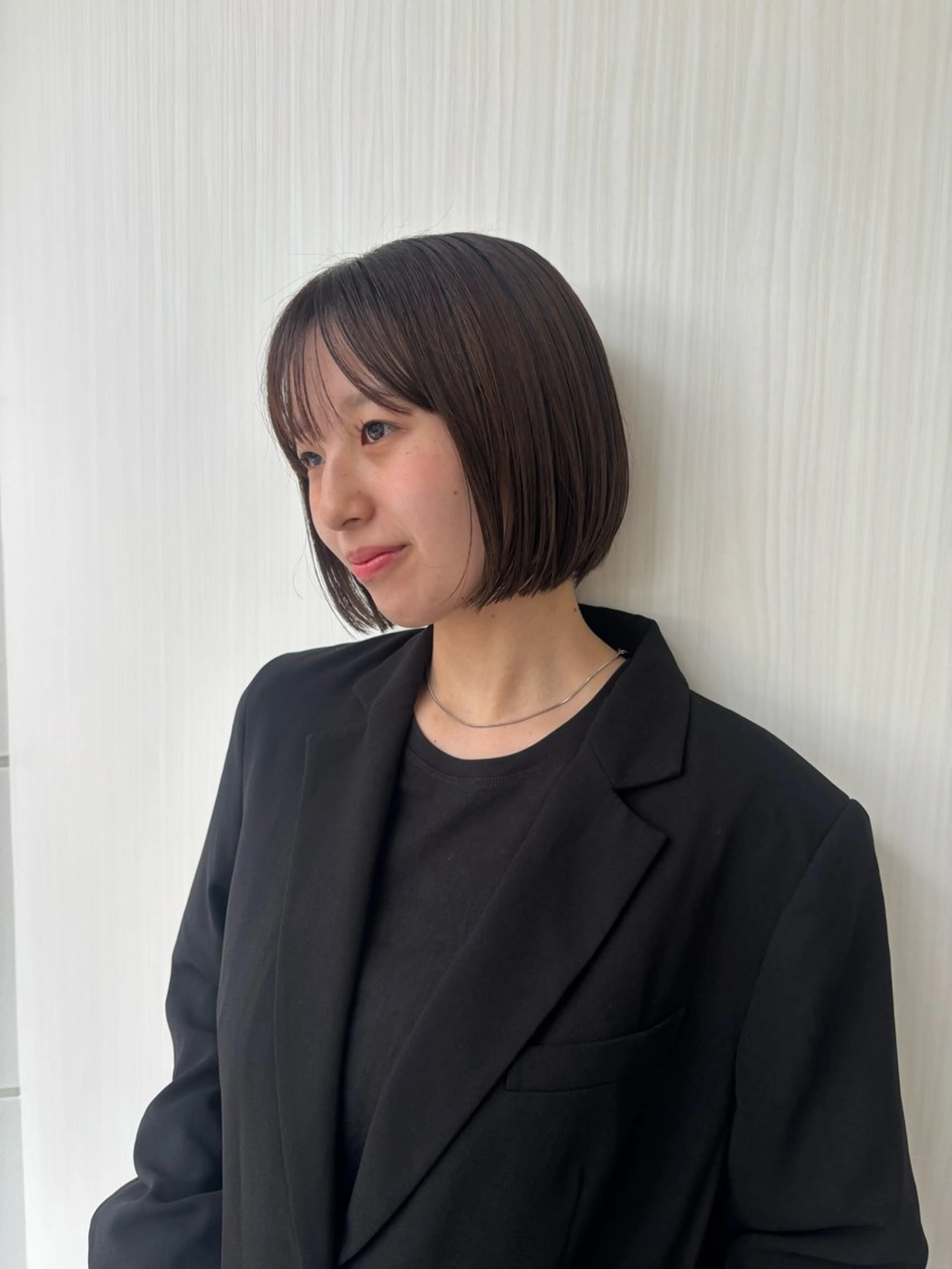 ぱっつんボブカット＋うる艶カラー＋髪質改善トリートメントの写真