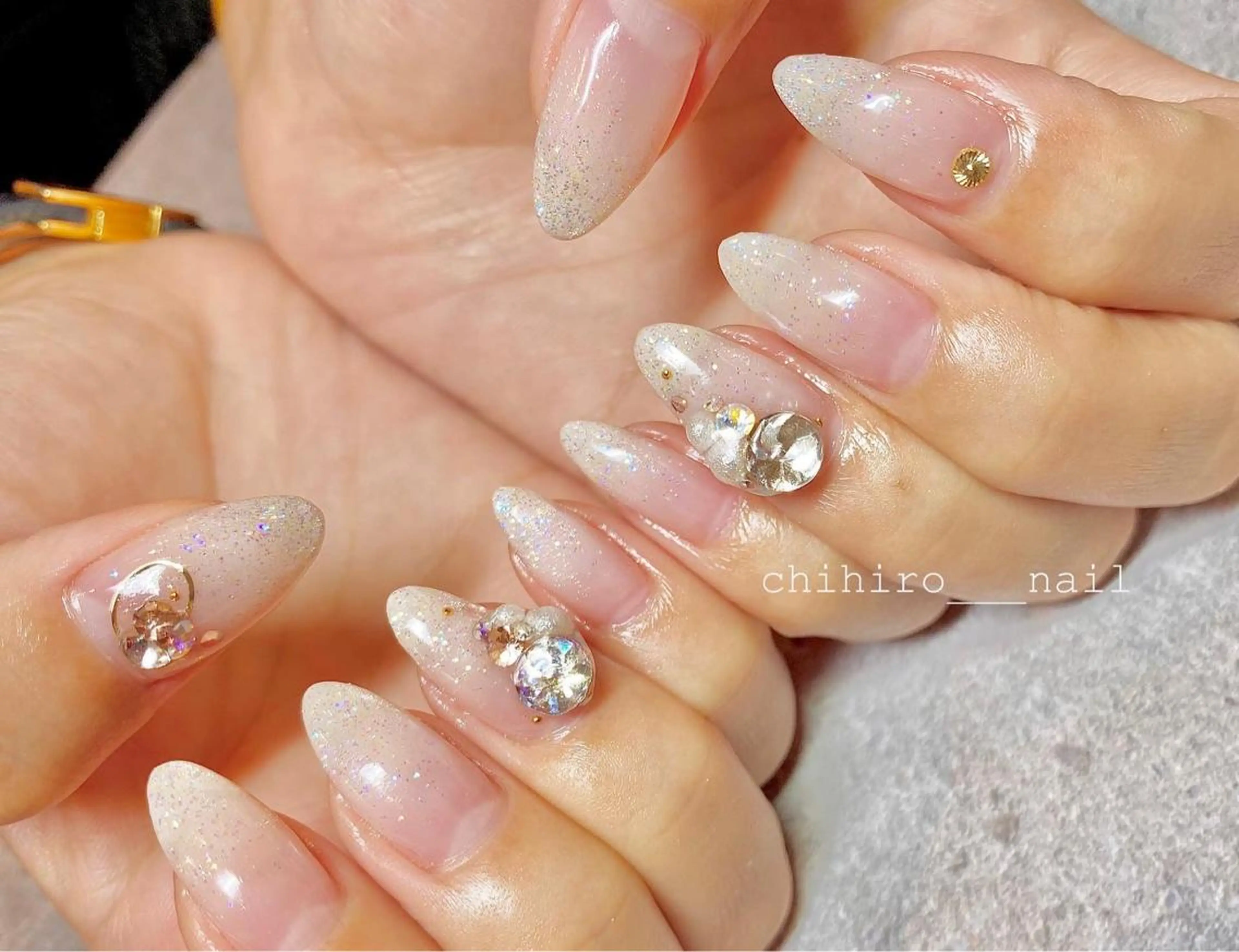 🌈グラデーションorワンカラー【オフ・ケア込】（❤️カラー🧡ラメ💚フラッシュから1色お選びいただきます！）の写真