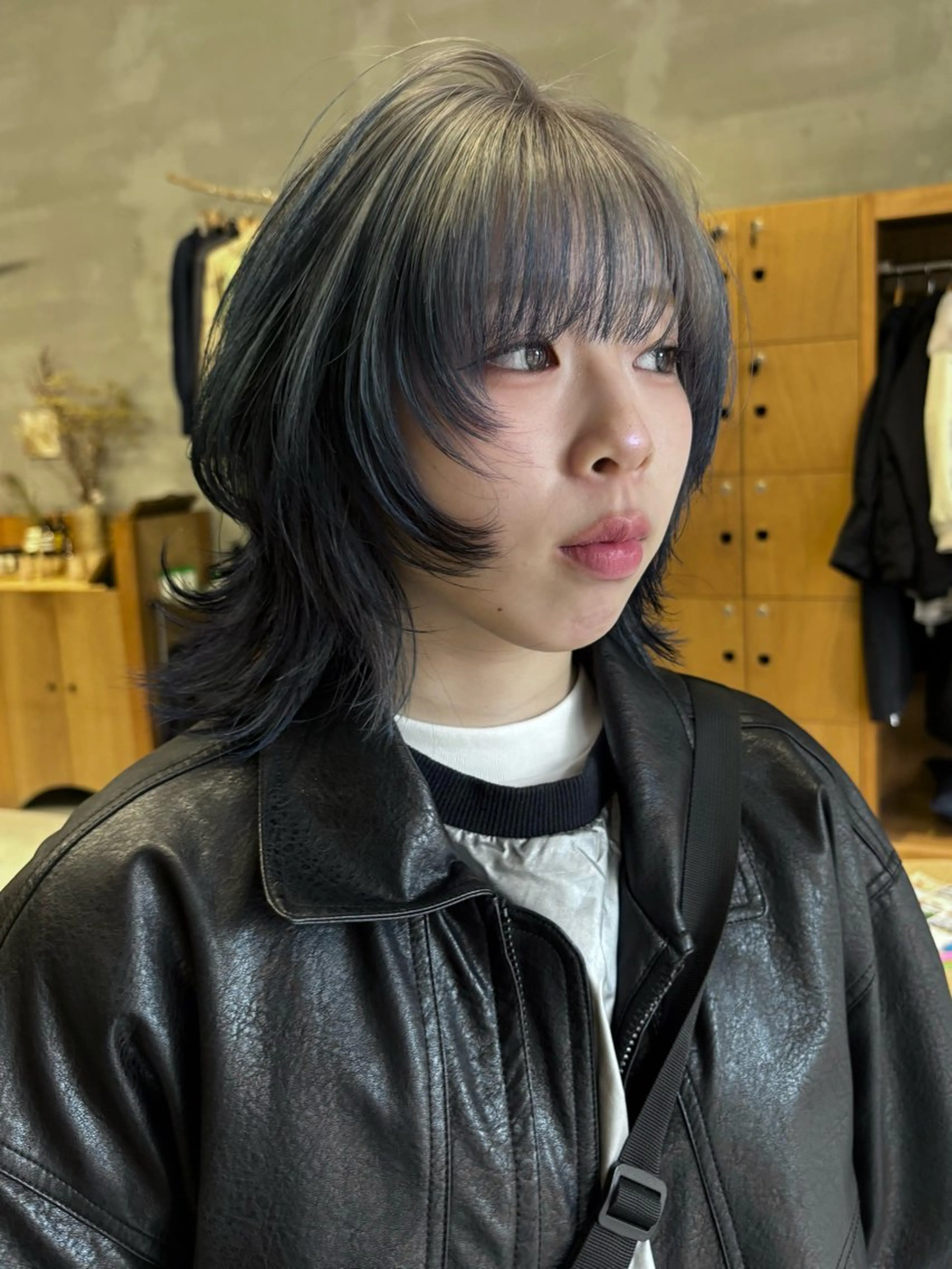 ミディアム カラー wewe: momoeのヘアスタイル