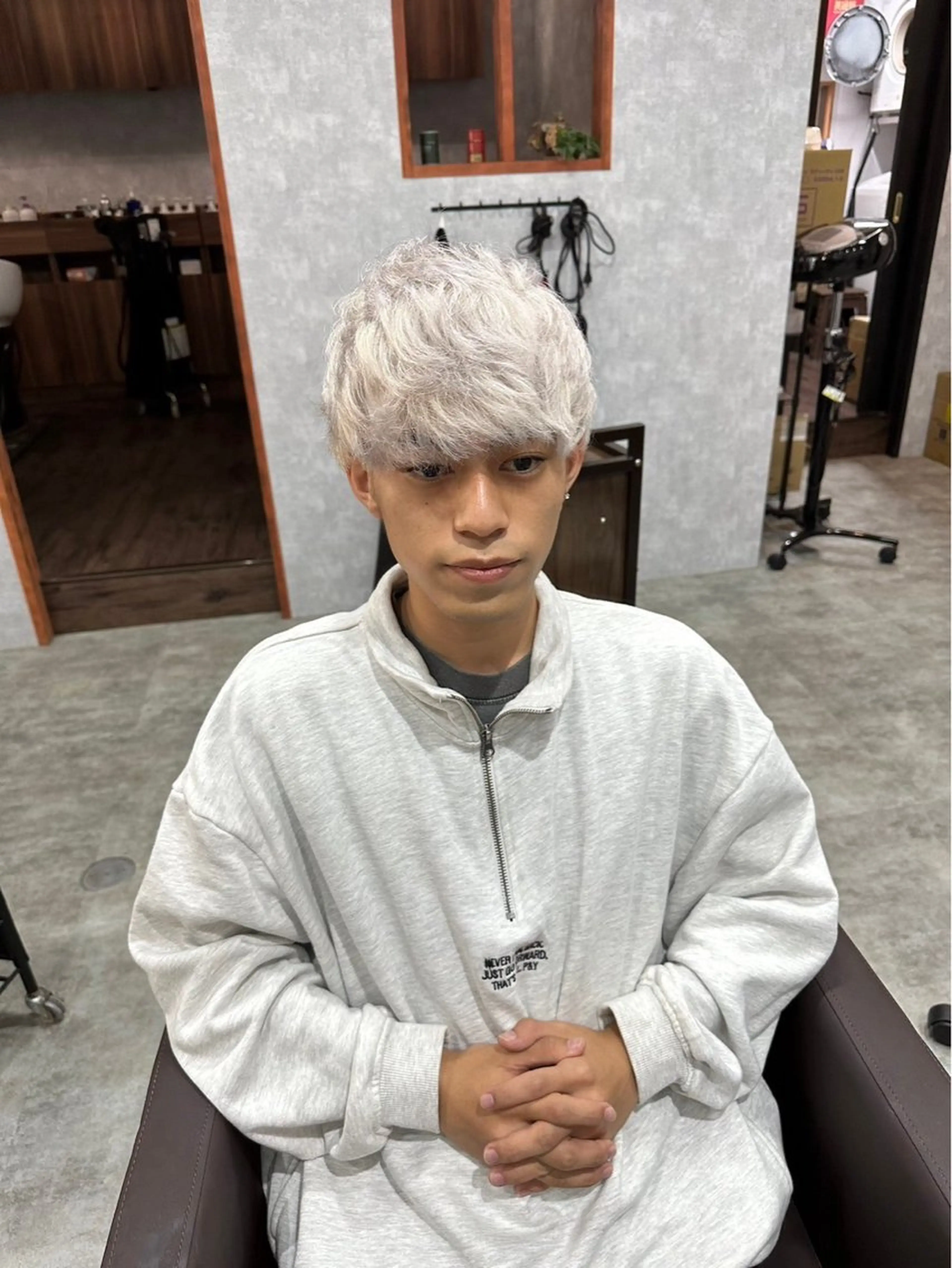 カラー メンズ C'LD Hair Produce【シールドヘアープロデュース】所属・シールドヘアー/那覇 /縮毛矯正/ブリーチのヘアスタイル