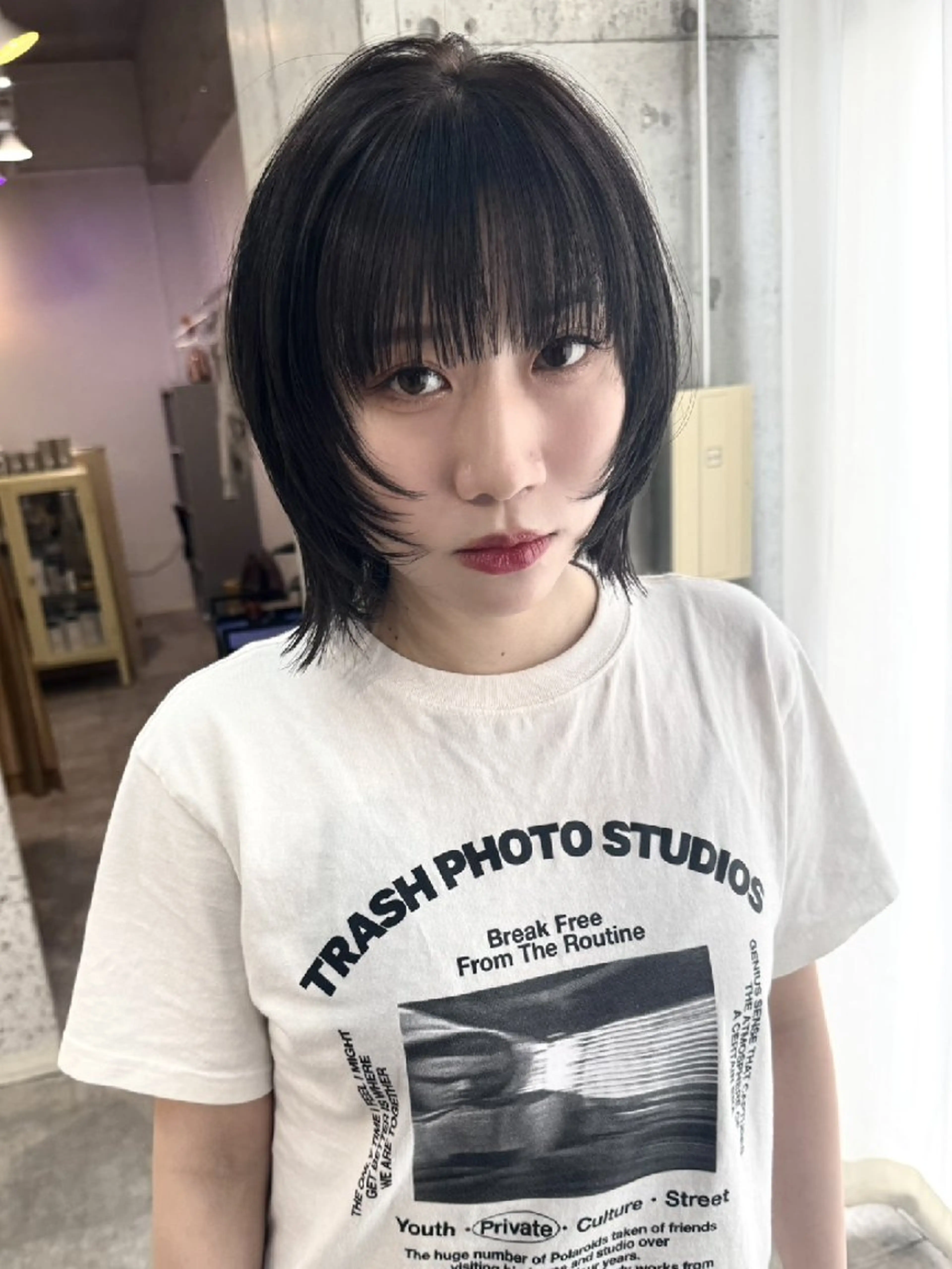 ショート カラー ボブレイヤー アッシュ ブリーチ ダブルカラー グレージュ カット ヘアカラー mood 髪質改善 ダブルカラーのヘアスタイル