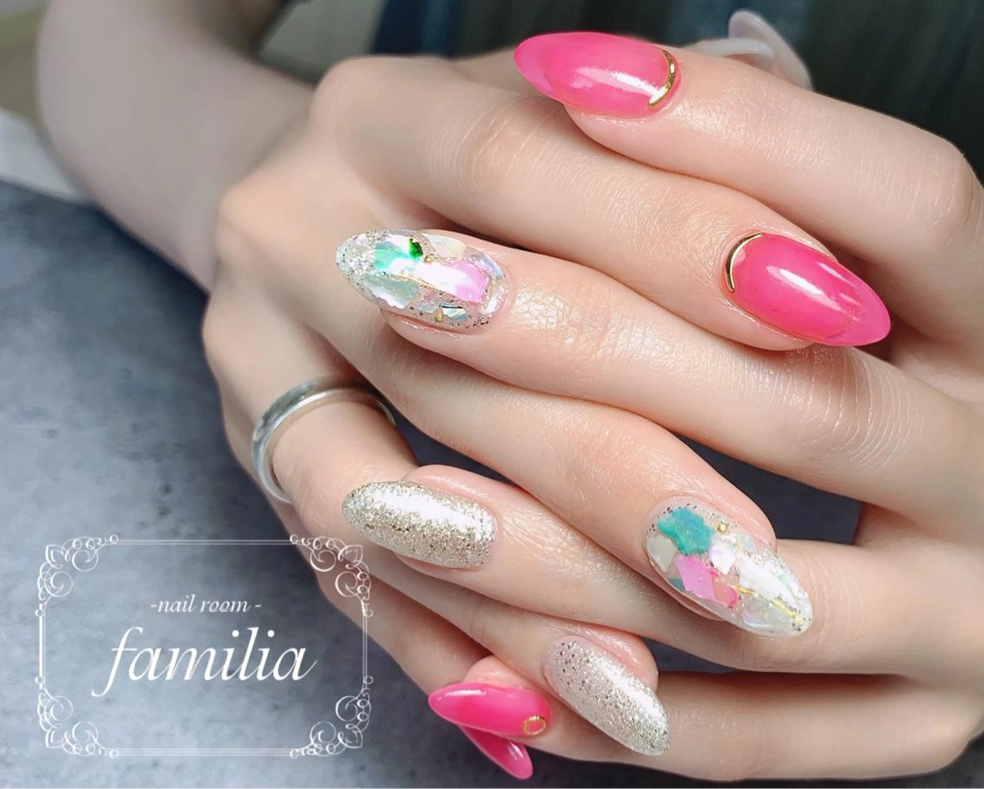 ネイル ハンドネイル -nailroom- familiaのネイルデザイン