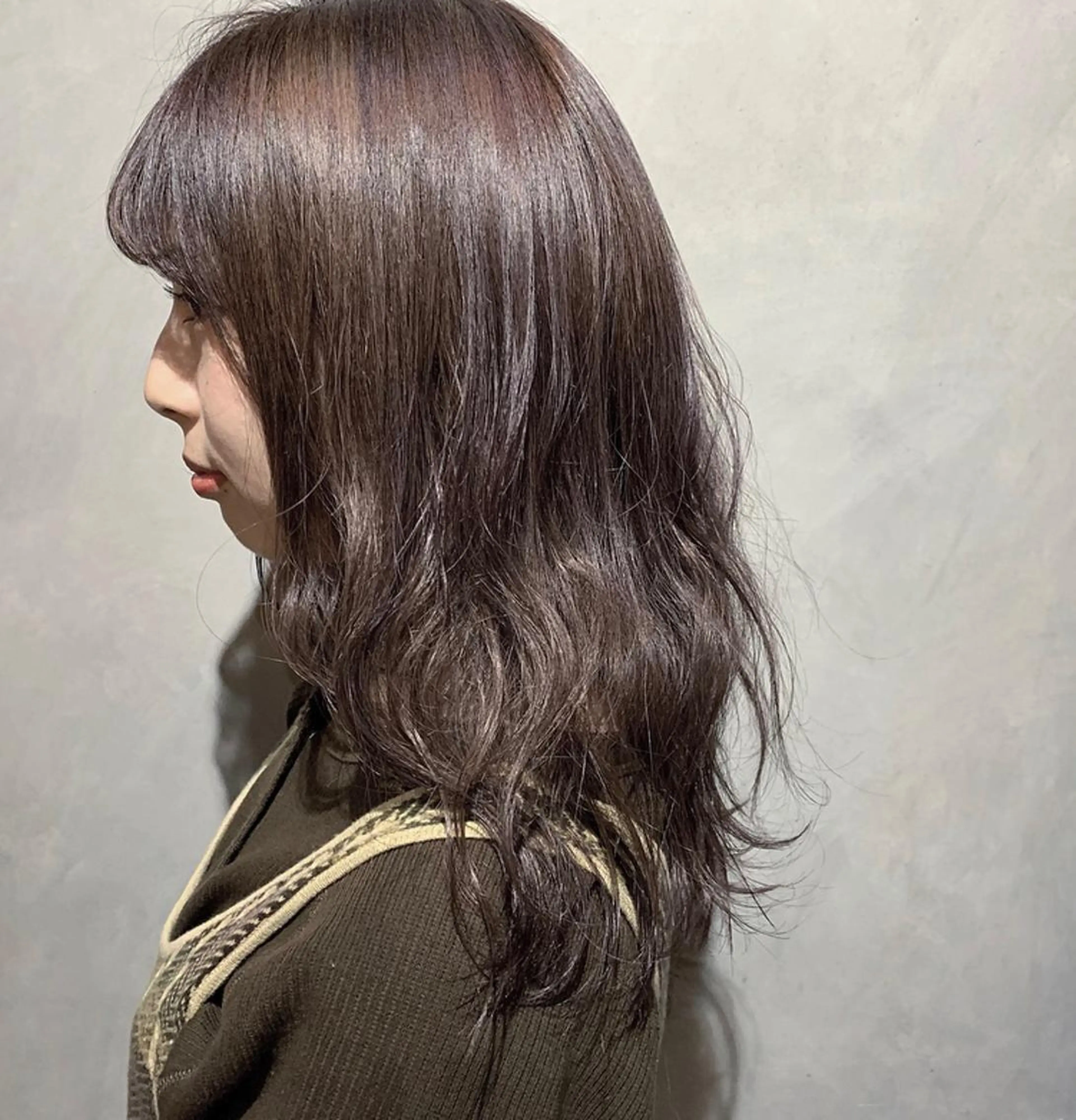 セミロング カラー グレージュ ラベンダーカラー ラベンダーグレージュ ラベンダーグレー カット ヘアカラー friity所属・🕊️ HONOKAのヘアスタイル