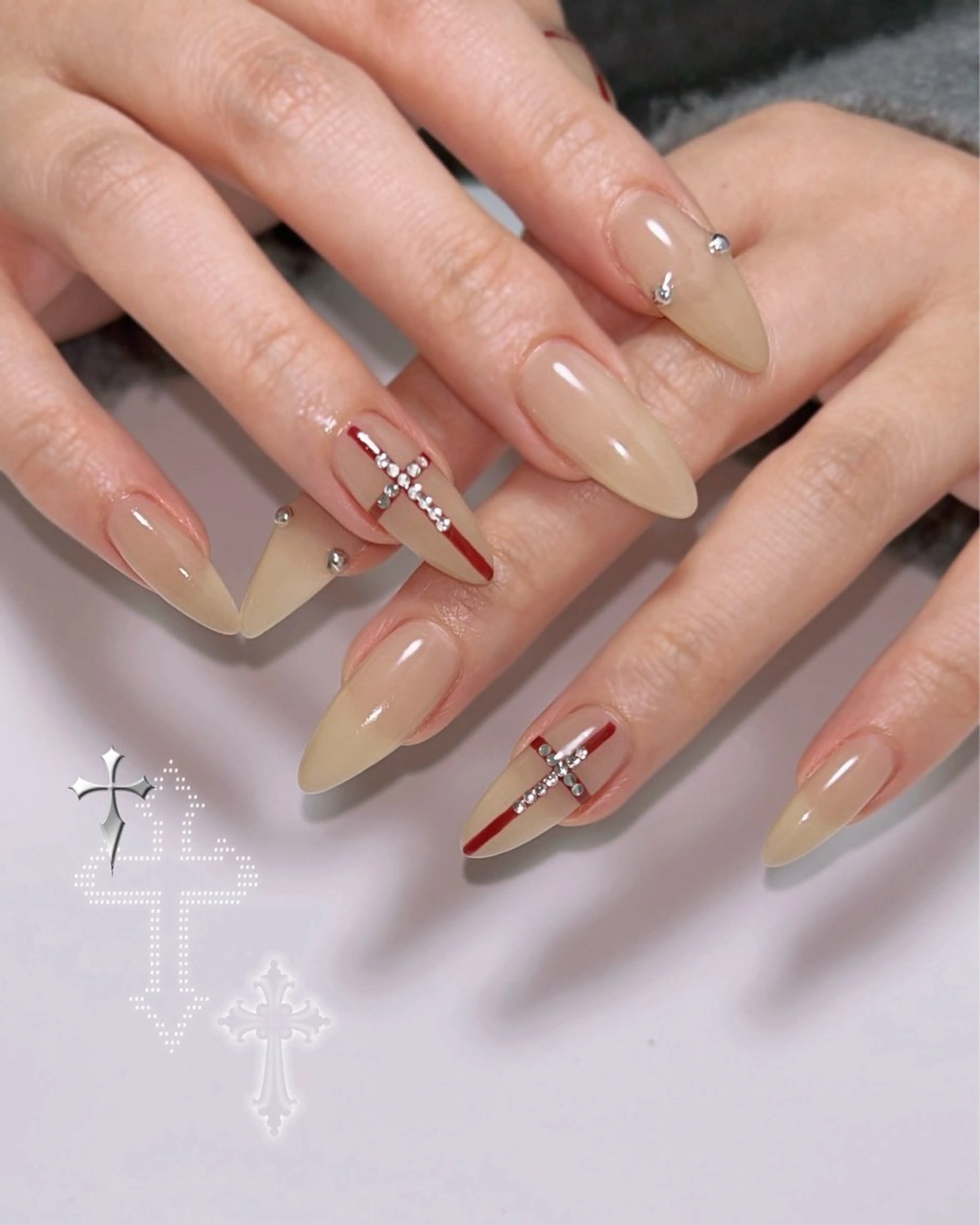 ネイル アートネイル ロングネイル 持ち込み ストーンネイル 冬ネイル ハンドネイル SoLuna 【ソルナ】のネイルデザイン