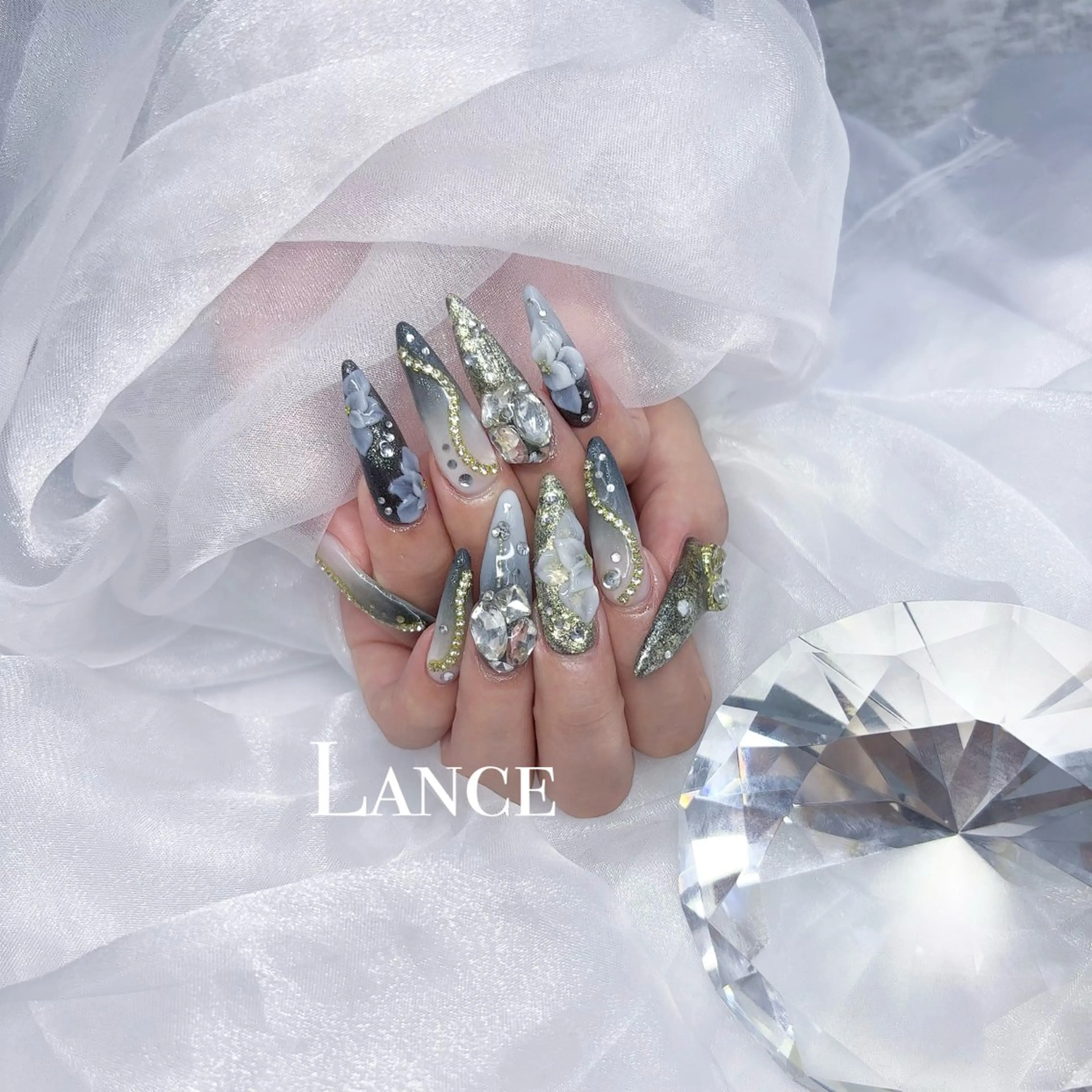 ネイル オーロラネイル フットネイル フレンチネイル ガラスフレンチ 氷ネイル・うるうるネイル ハンドネイル Lance nailのネイルデザイン