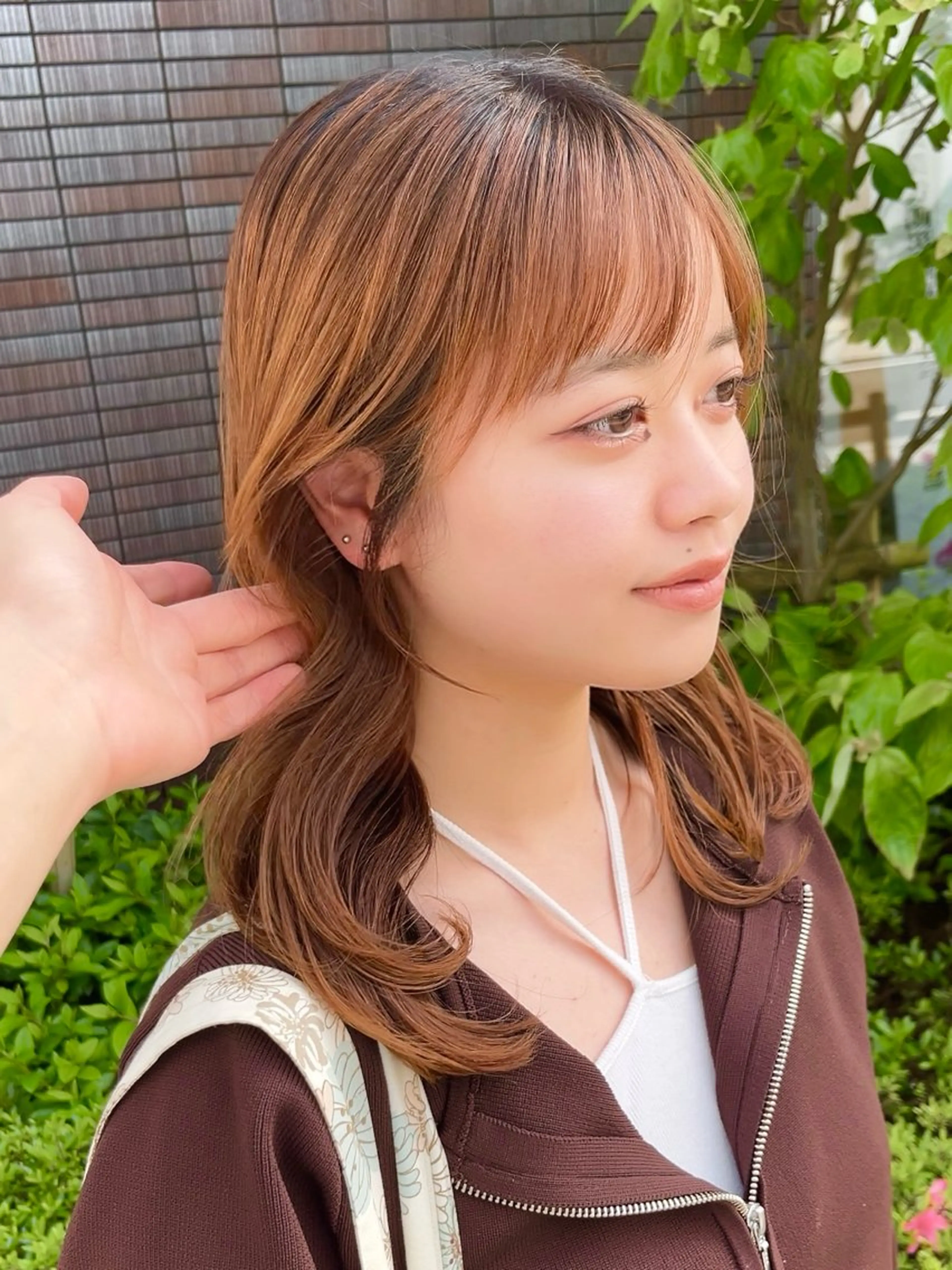 ミディアム カラー グレージュ くびれヘア 顔まわりレイヤー 韓国風ヘア レイヤーカット カット ヘアカラー i.Ehime所属・VIEW EHIME 齋藤  あつきのヘアスタイル