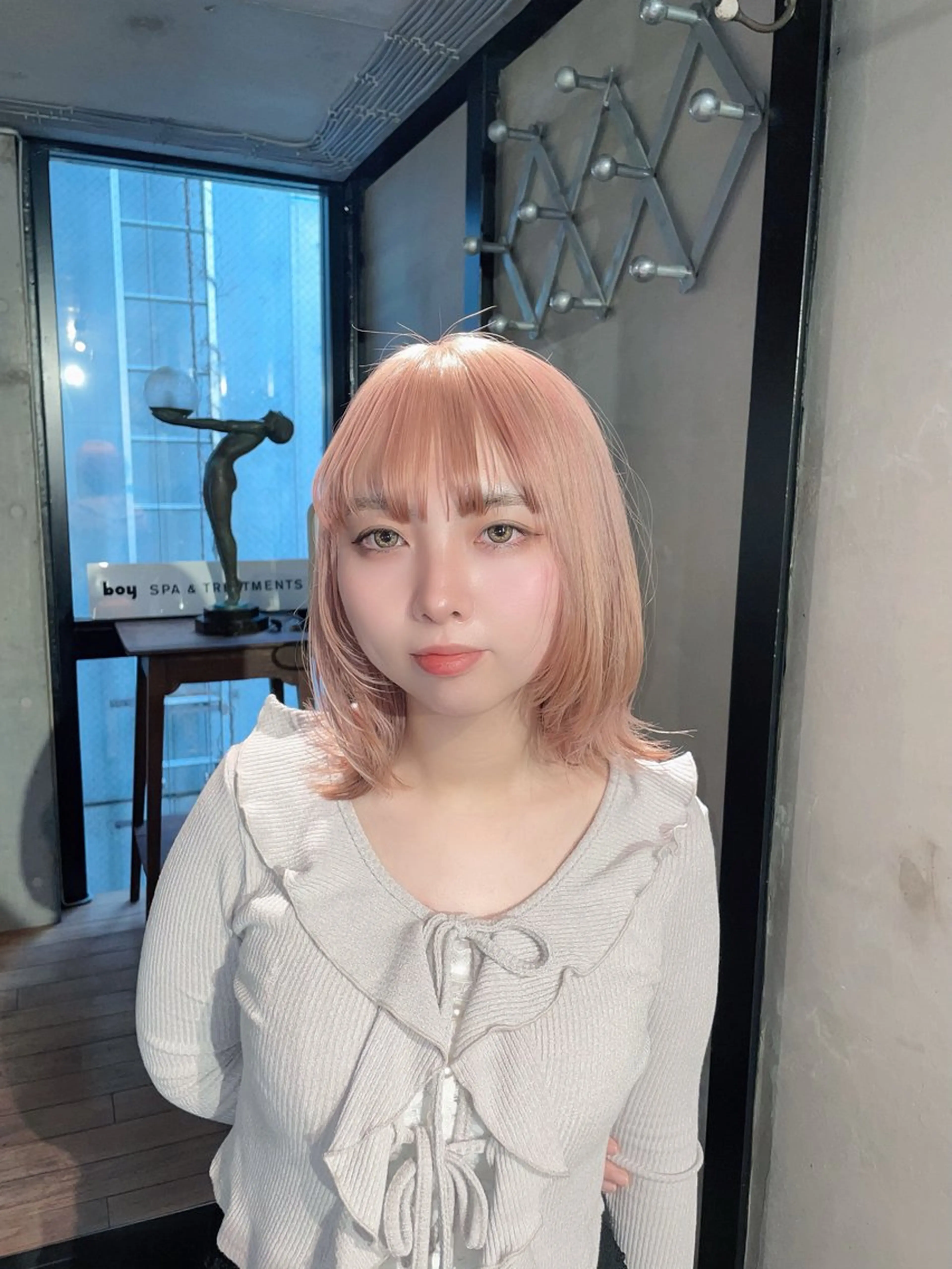 カラー カット ヘアカラー トリートメント ハイトーン/ブリーチ /ウルフ/しゅーたのヘアスタイル