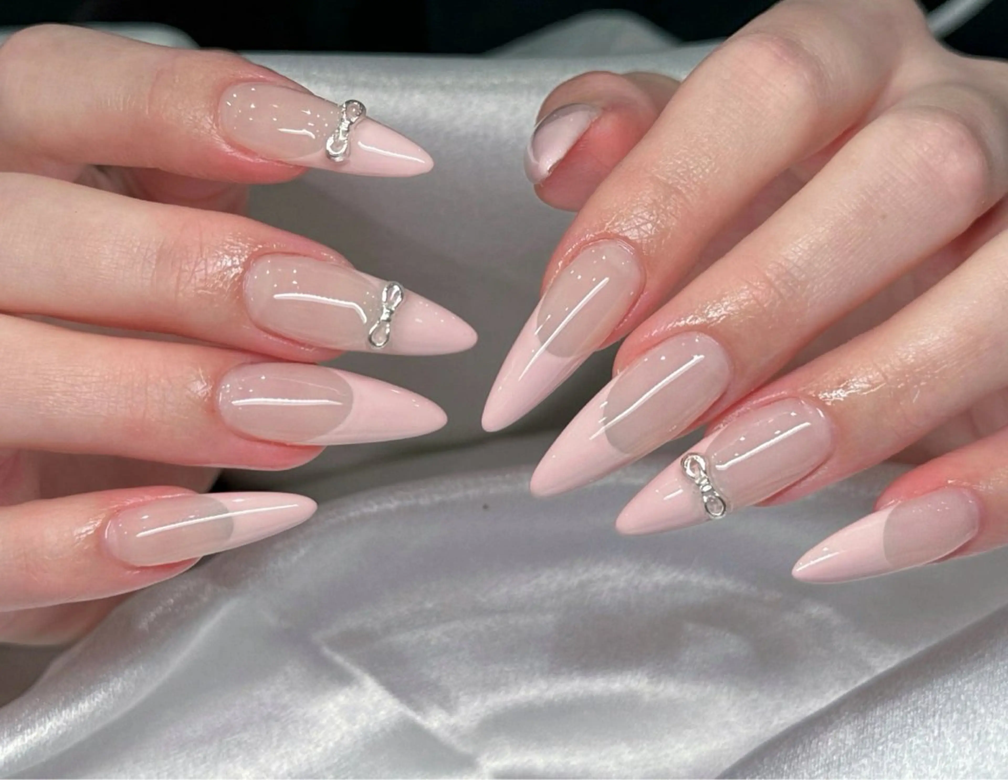 ネイル オーロラネイル ブルー チークネイル フットネイル フレンチネイル ハンドネイル REI レイのネイルデザイン