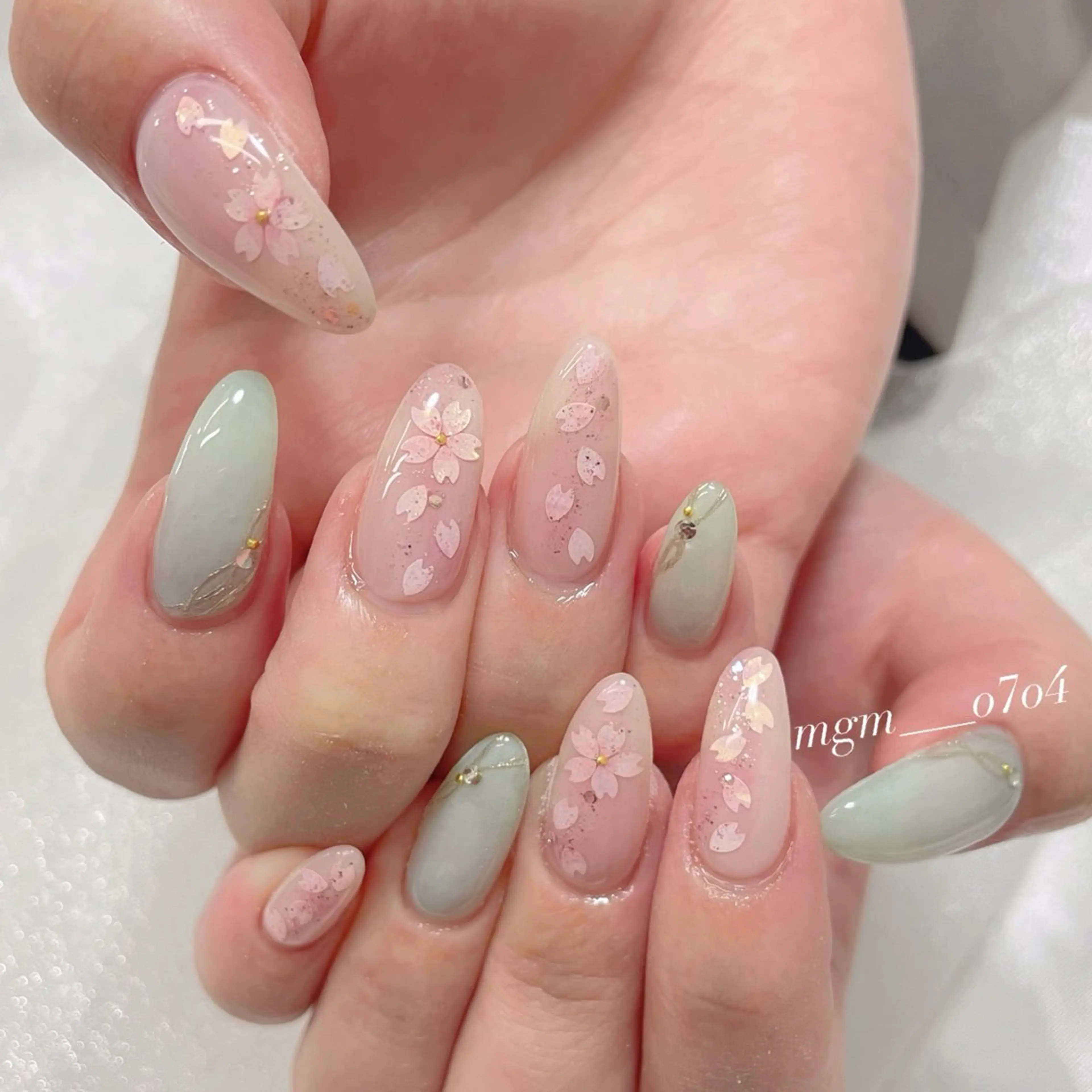 ネイル ハンドネイル ハンドケア MoON...❤︎ MeGuのネイルデザイン