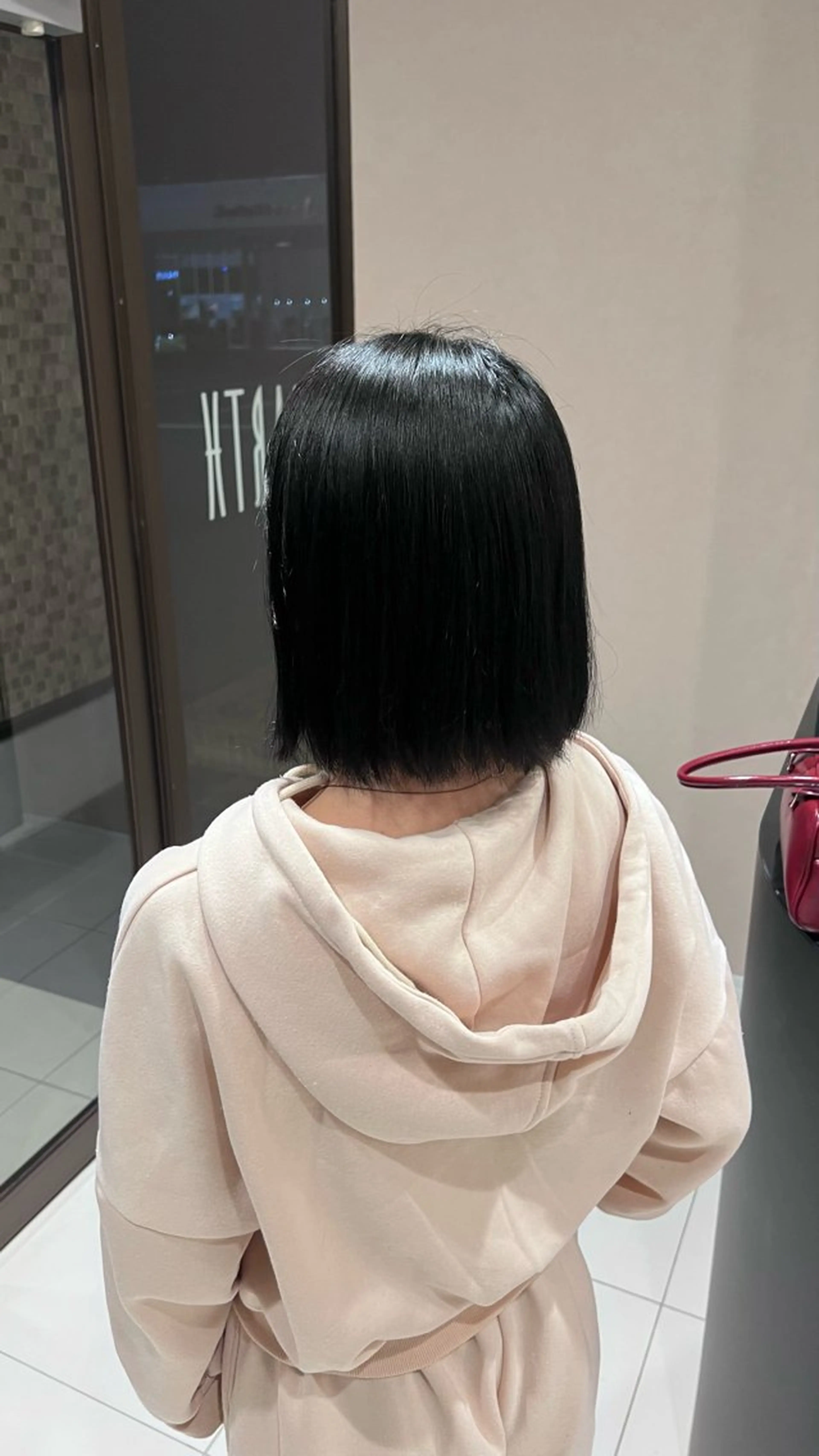 ショート ヘアカラー 近藤 愛のヘアスタイル