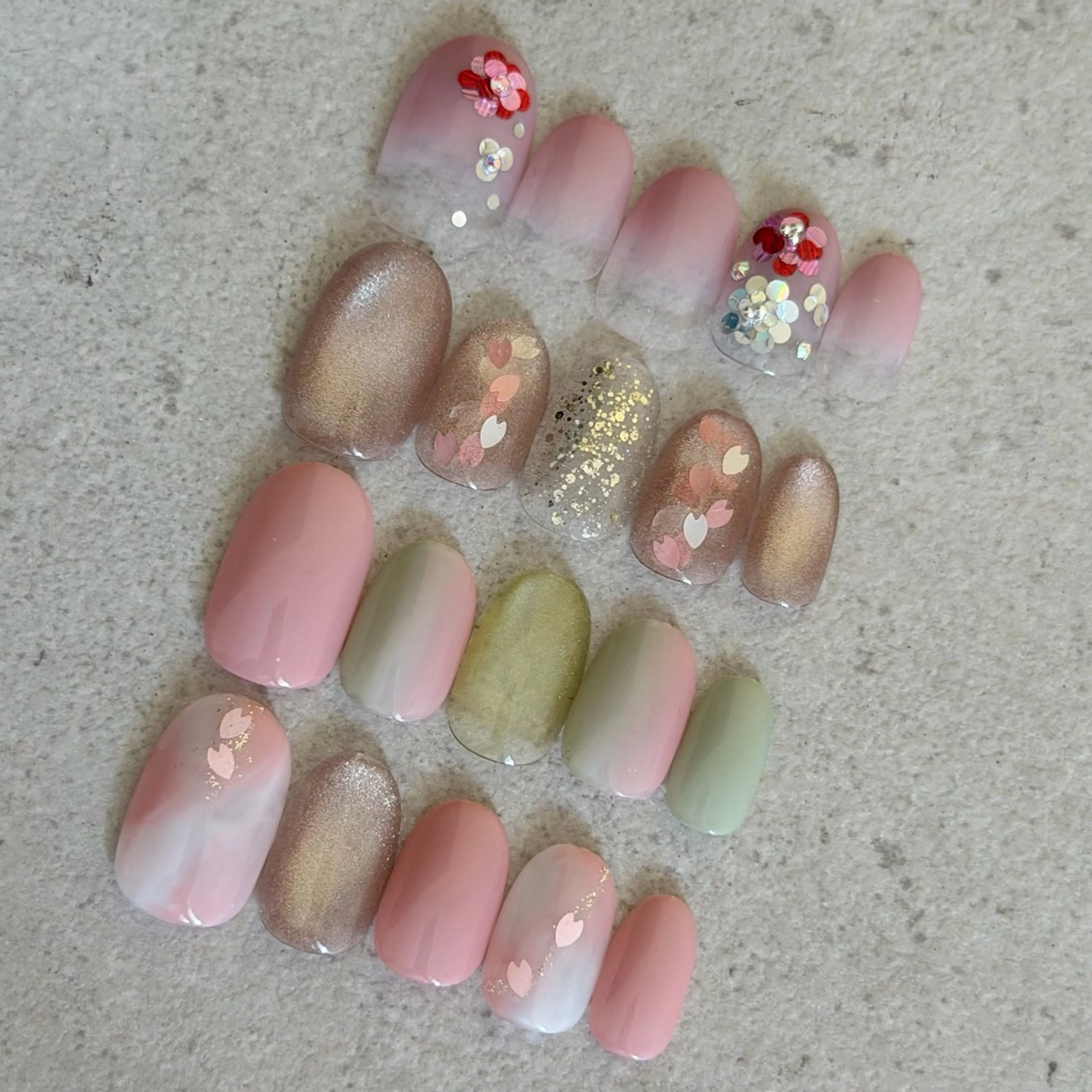 ネイル フットネイル ハンドネイル soleil所属・舞鶴 奈々美のネイルデザイン