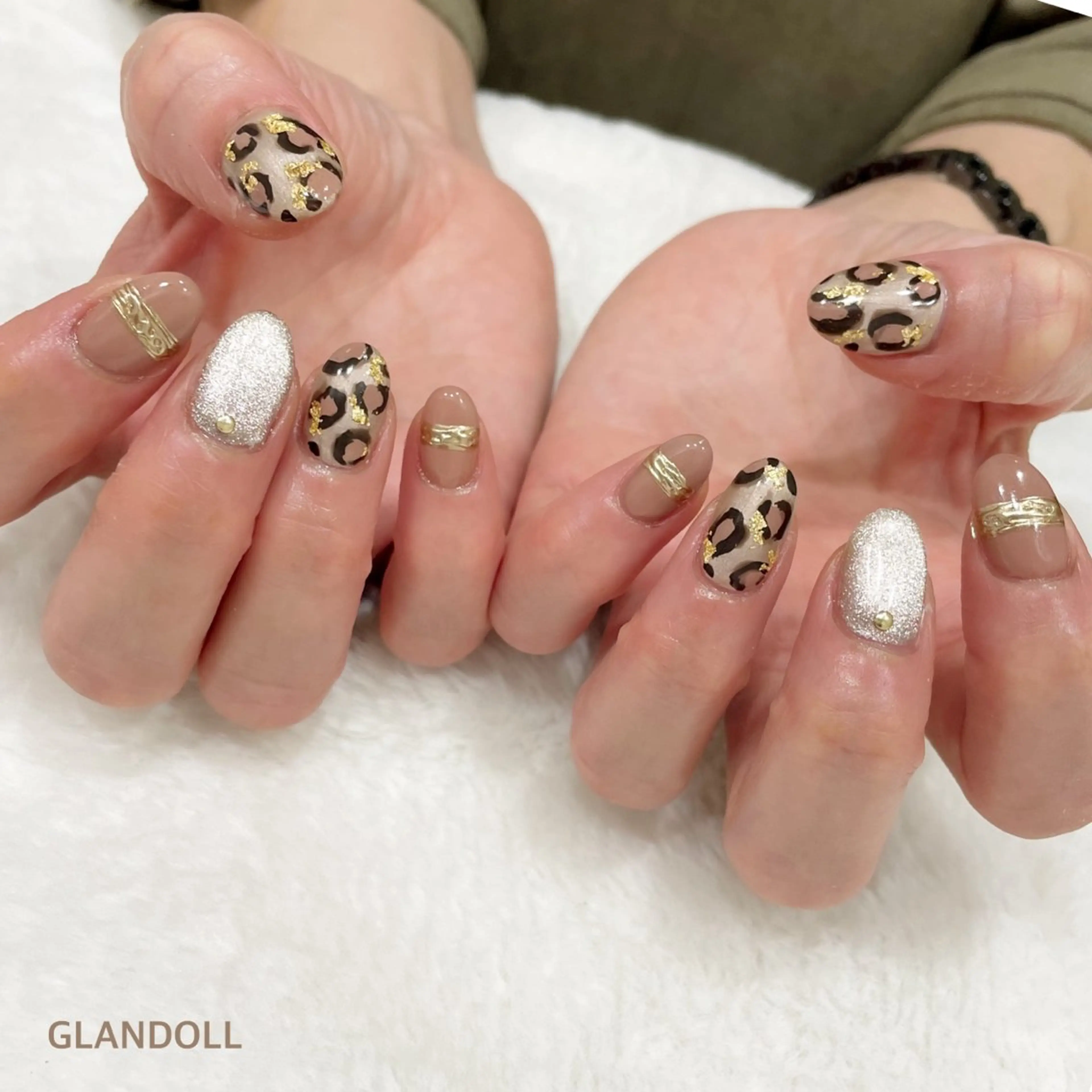 ネイル アニマル柄 持ち込み ハンドネイル GLANDOLL YURIのネイルデザイン
