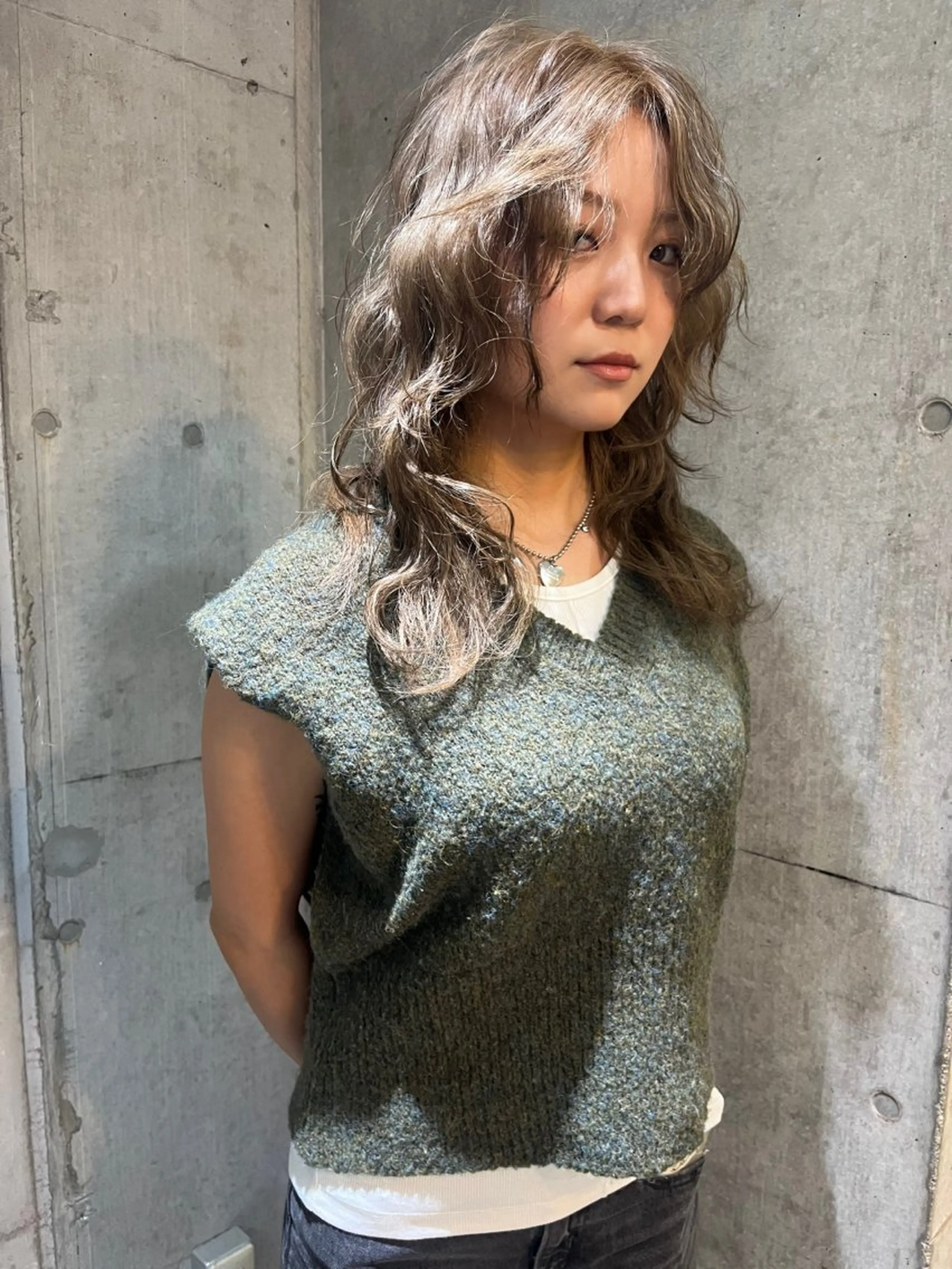 ミディアム カラー ヘアカラー トリートメント ハイトーン/顔まわり レイヤー/YUKAのヘアスタイル