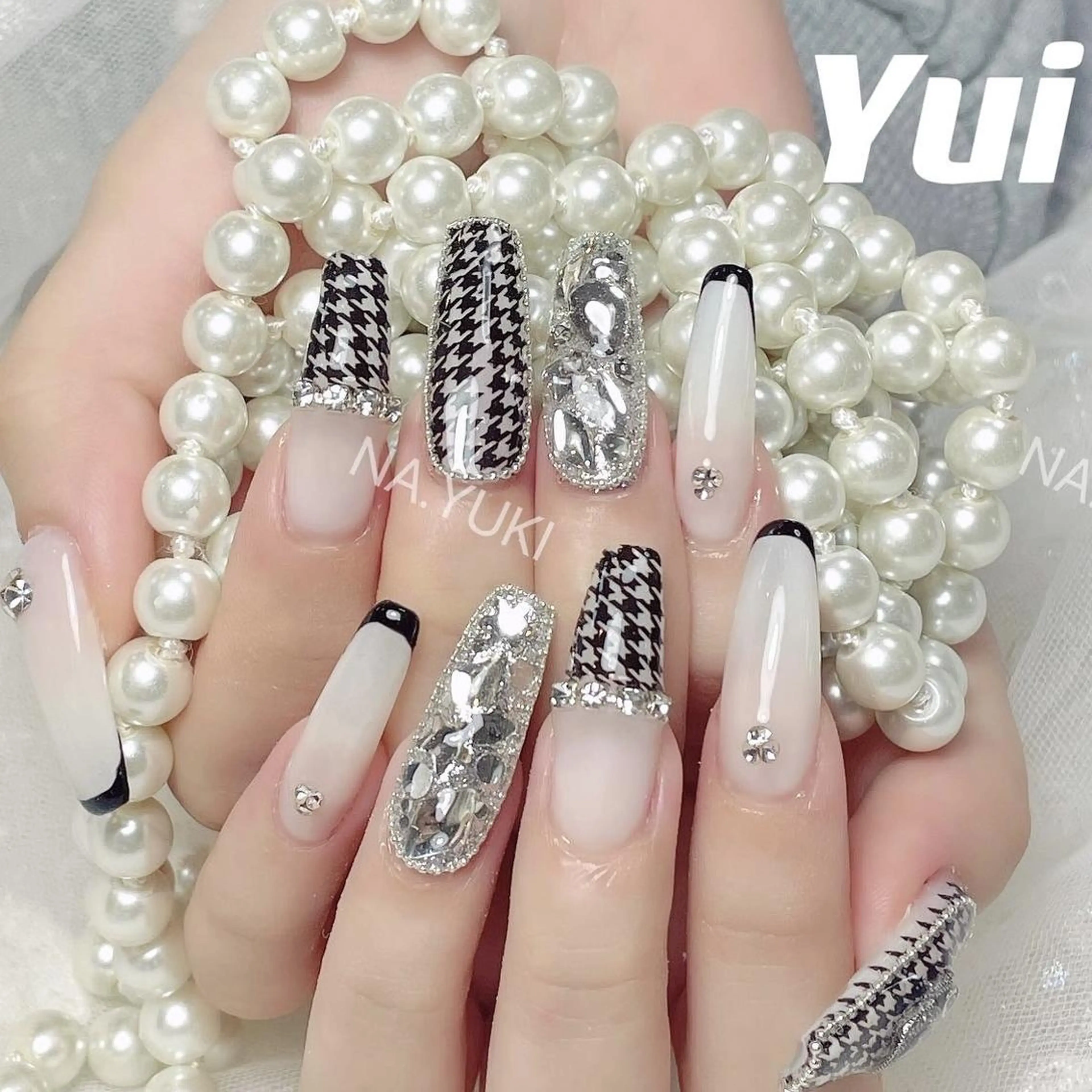 ネイル ハンドネイル ハンドケア 🌷 Mooning 🌷のネイルデザイン