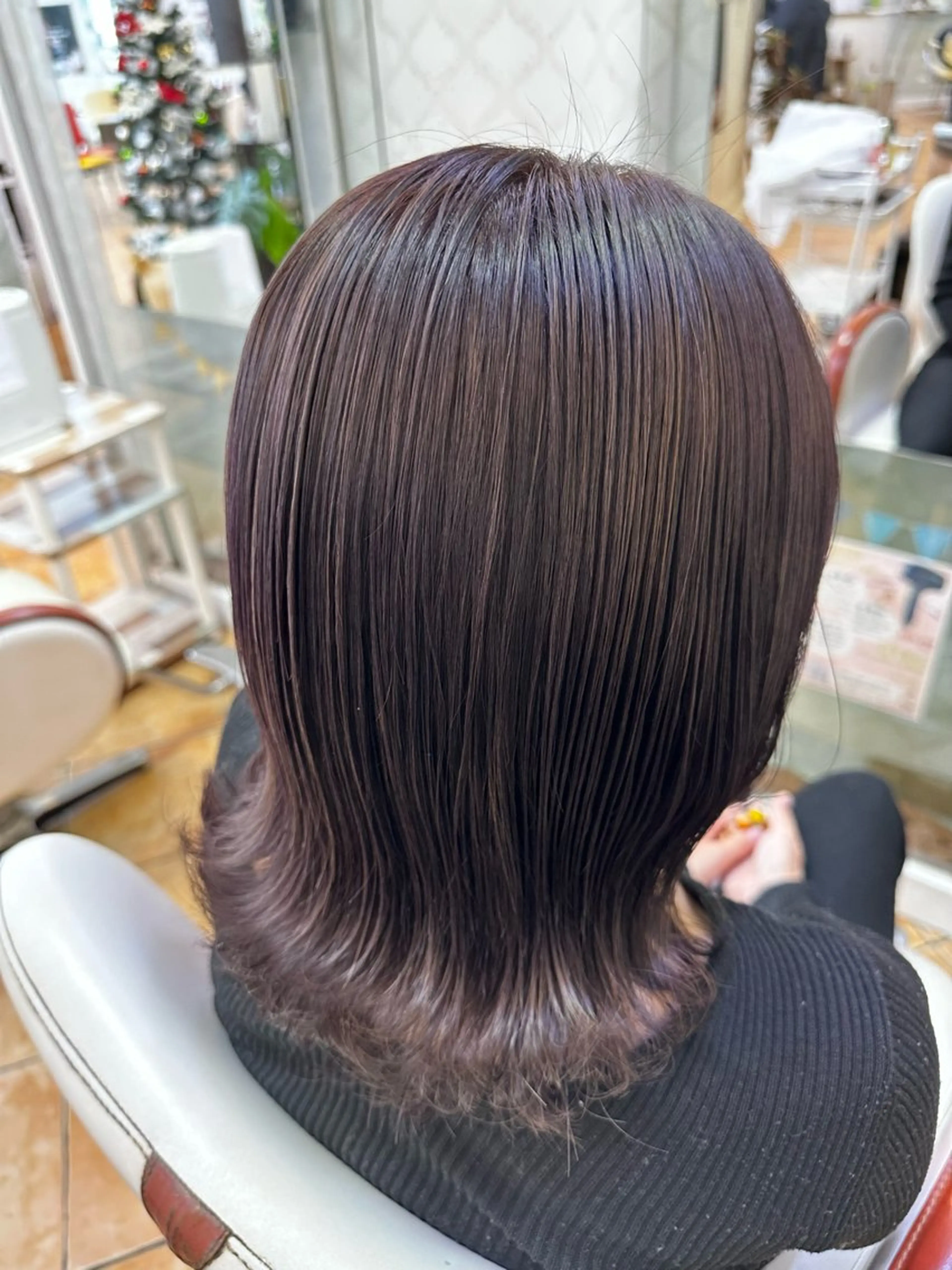 カラー 透明感カラー グレージュ ラベンダーカラー ラベンダーグレージュ ラベンダーグレー PARIS PARI 西条店所属・廣藤 梨花のヘアスタイル