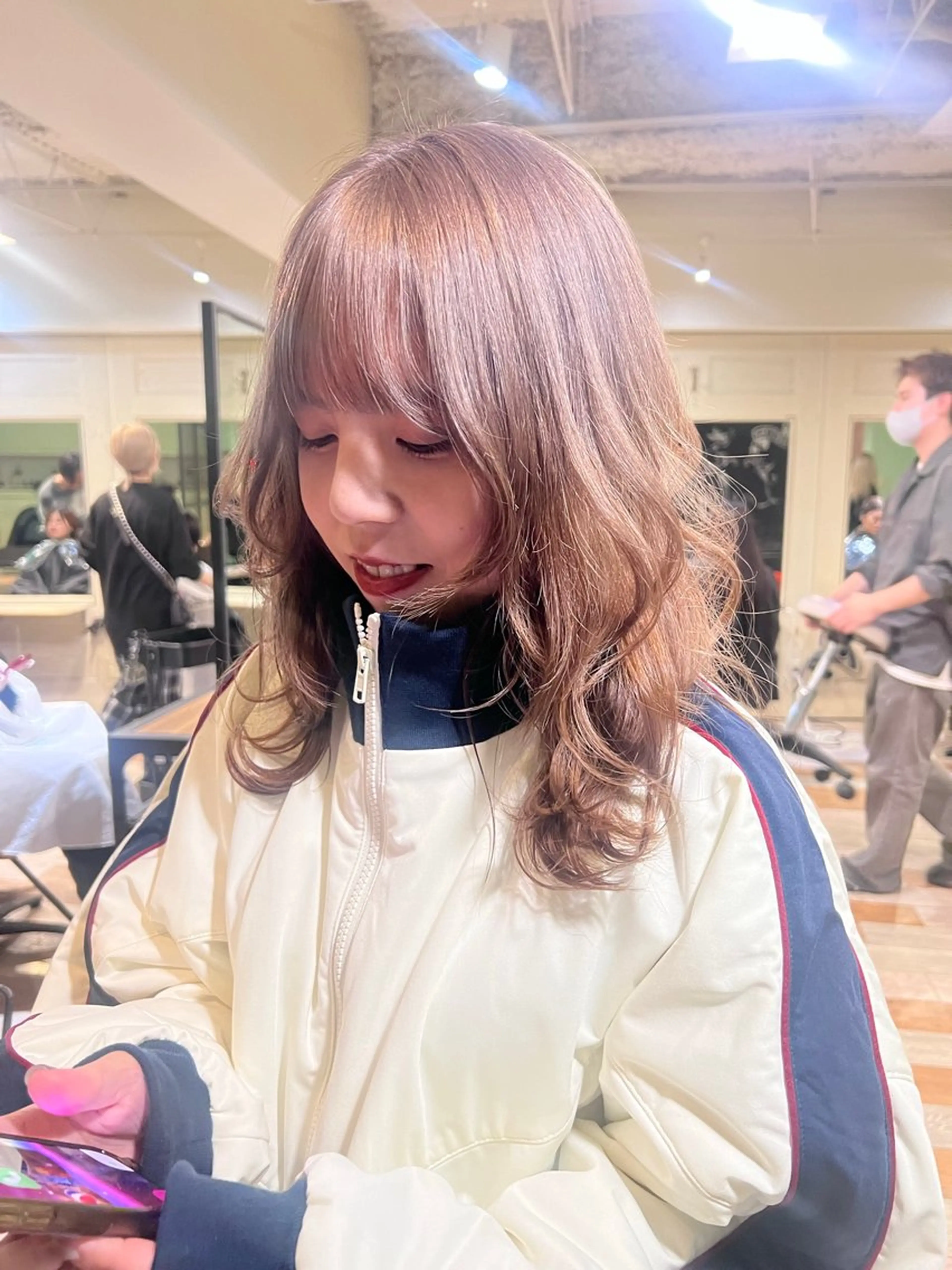 セミロング カラー ブリーチ レイヤーカット ヘアカラー 🌈デザインヘア職人 Kaede🌈のヘアスタイル