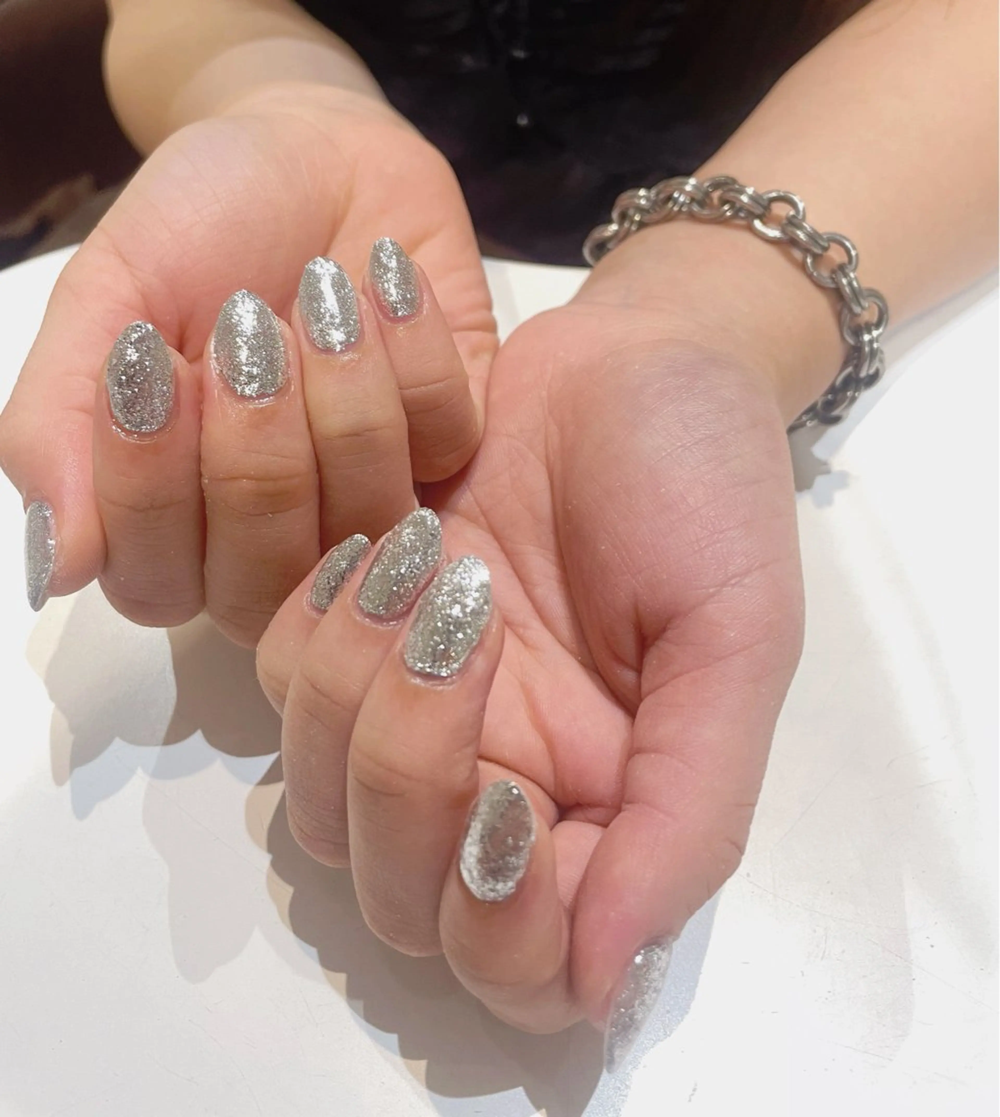 ネイル ワンカラーネイル シルバー 小林みお @ibelu京橋店のネイルデザイン