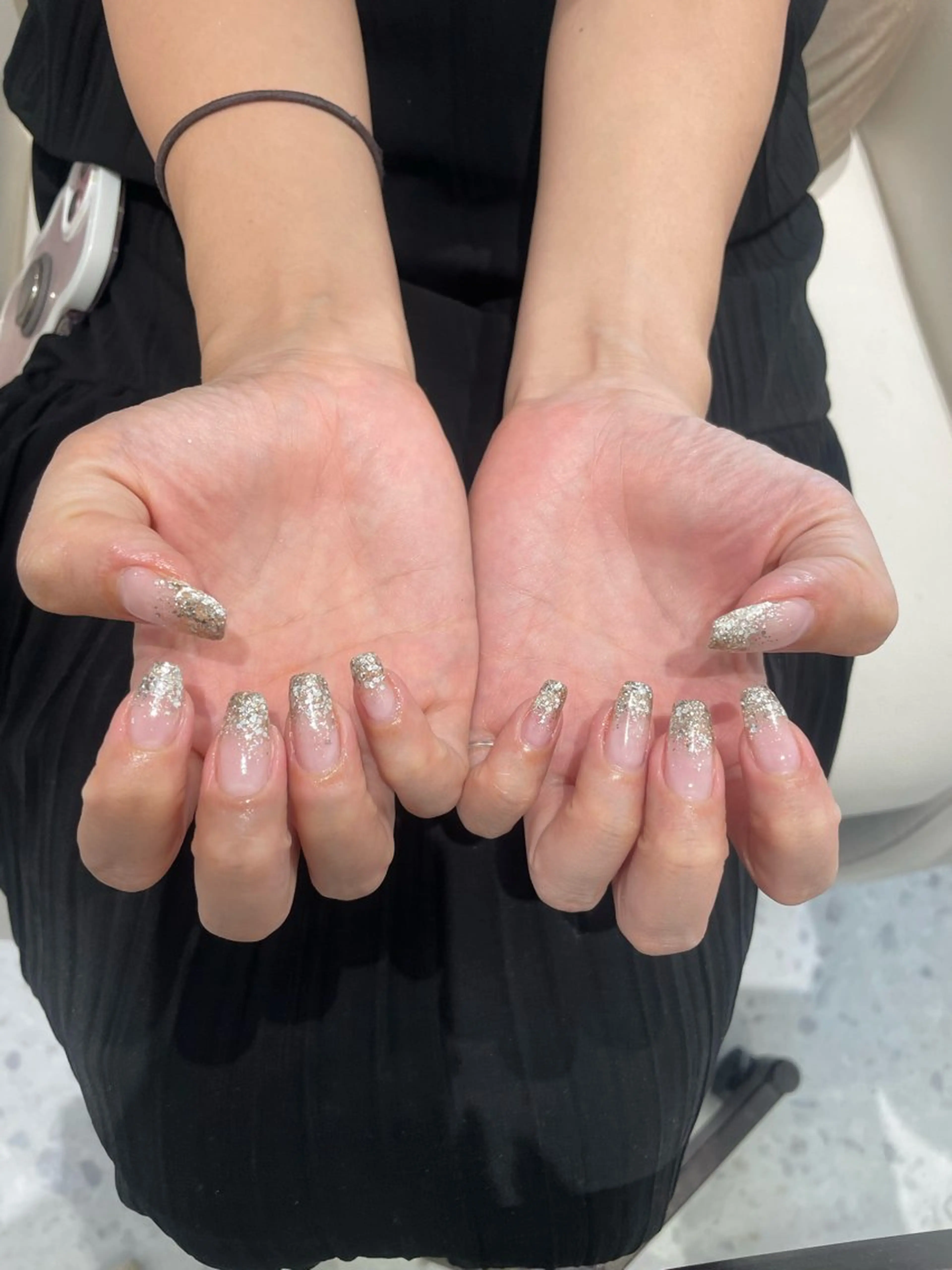 ネイル グラデーション ラメ(グリッター) ラメグラデーション EARTH笛吹店所属・EARTH笛吹店 ハルナのネイルデザイン