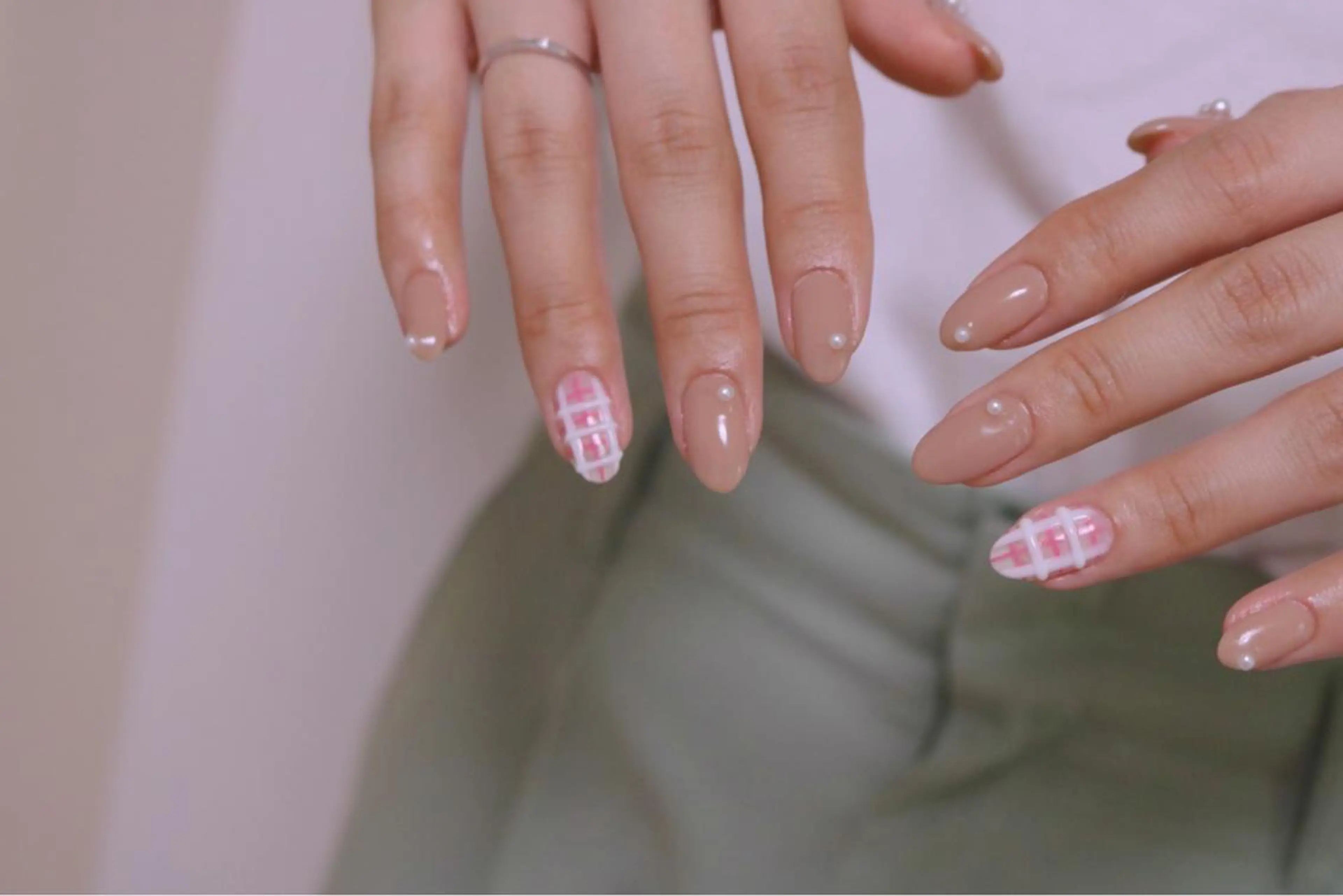 ネイル オーロラネイル カジュアル 長さ出し ジェルネイル 韓国ネイル ハンドネイル MH Nailのネイルデザイン