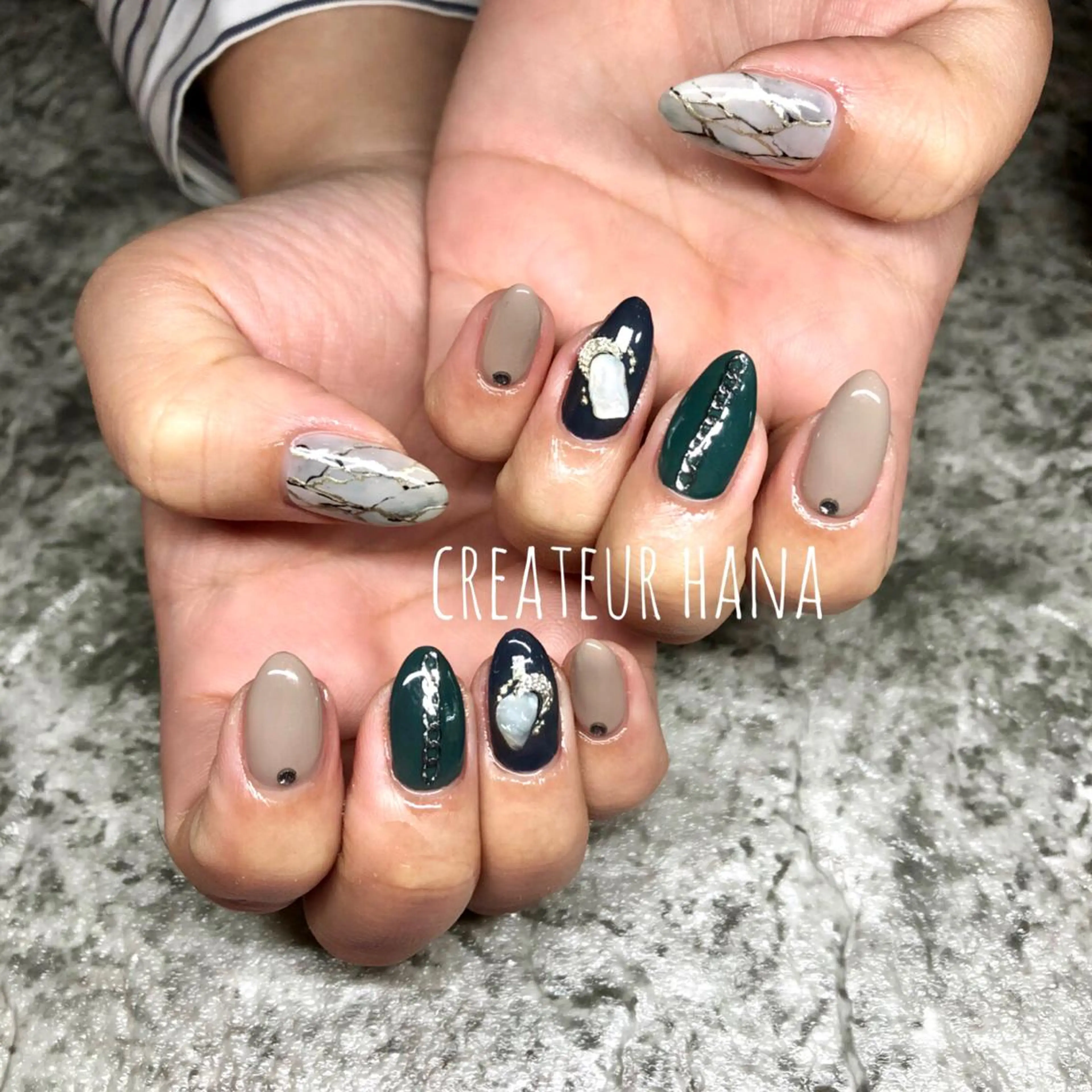 ネイル クレアトゥール華 都賀店所属・三橋 結菜のネイルデザイン