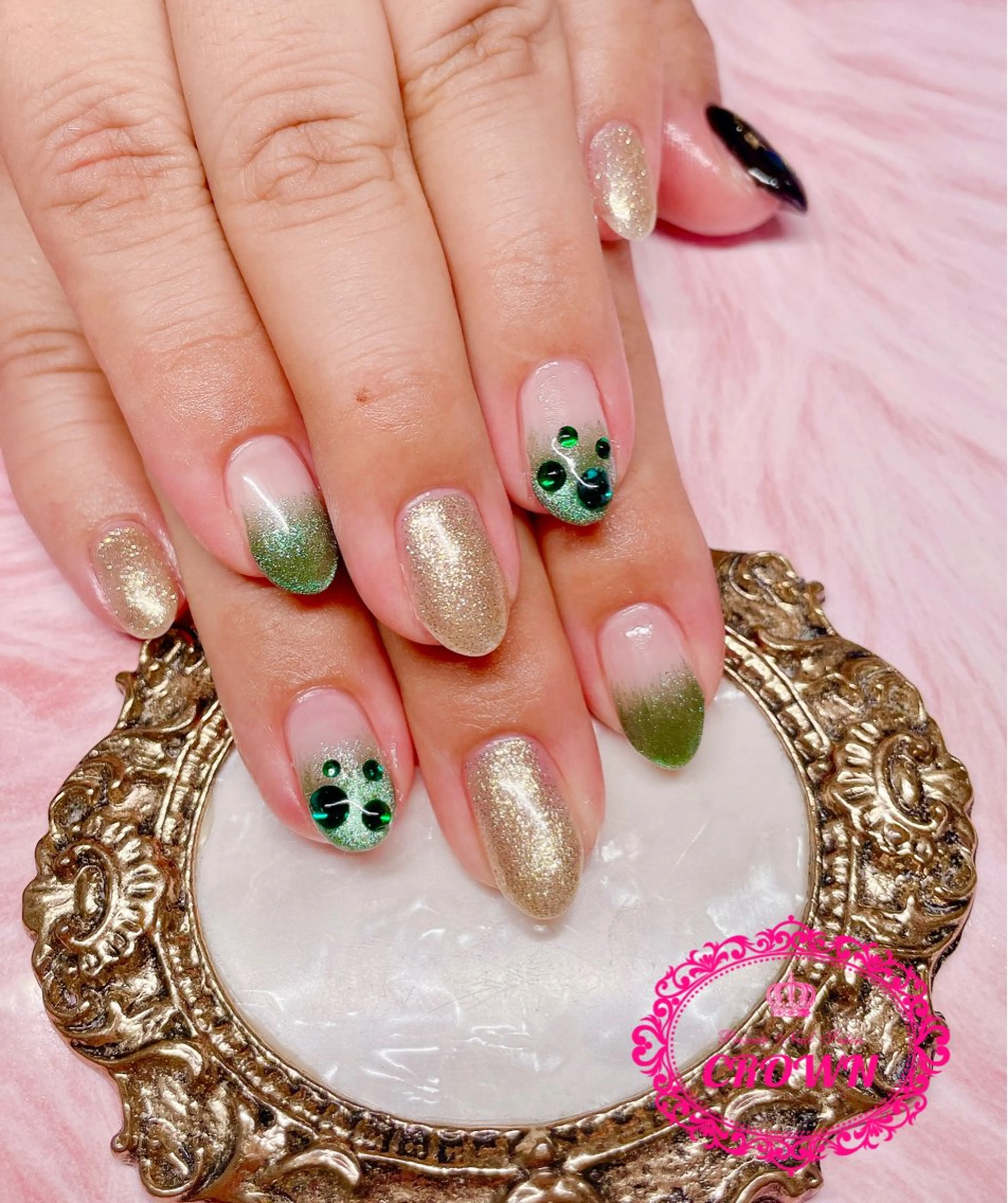 ネイル CROWN プライベートサロンのネイルデザイン