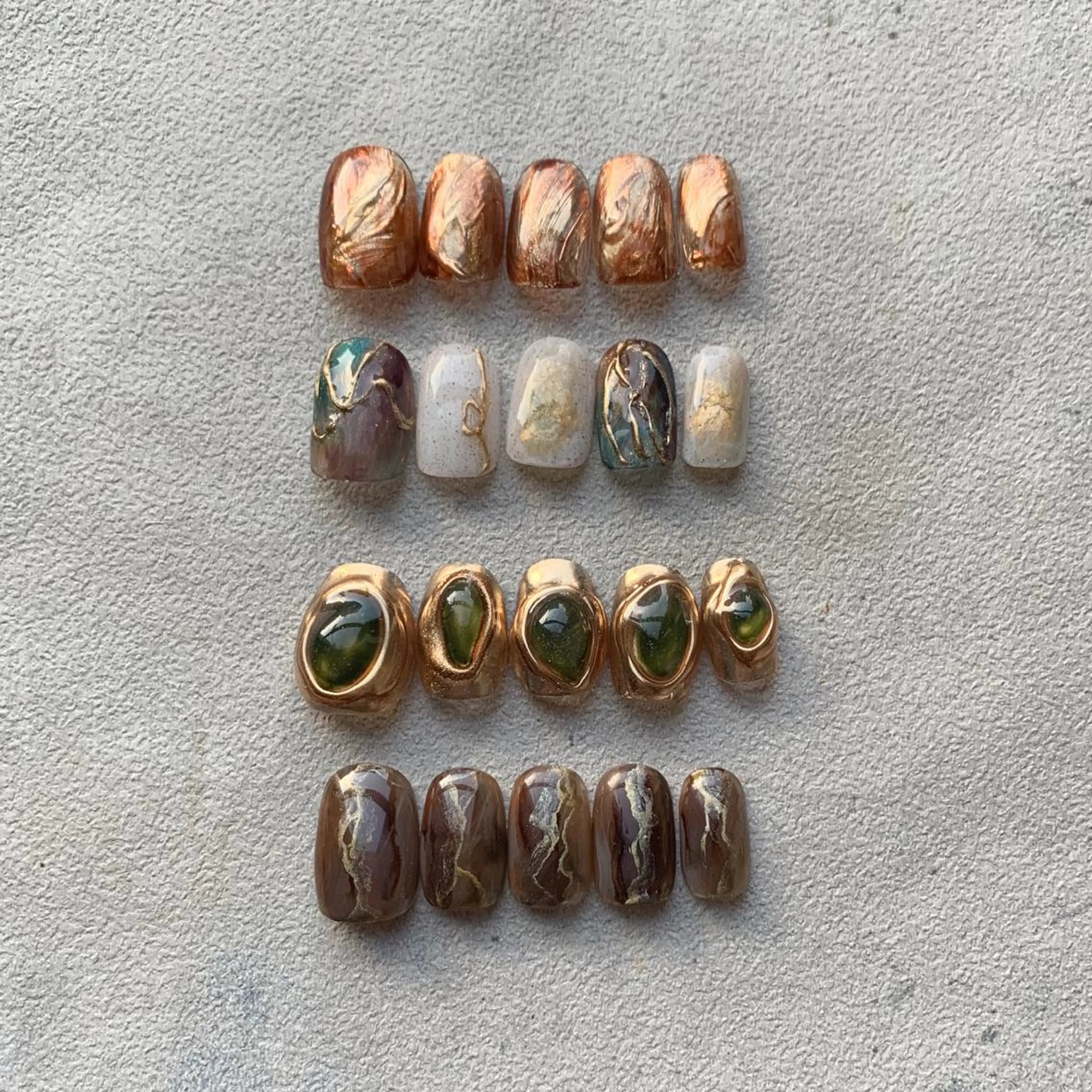 ネイル atelier　FIORITURA所属・FIORITURA aiのネイルデザイン