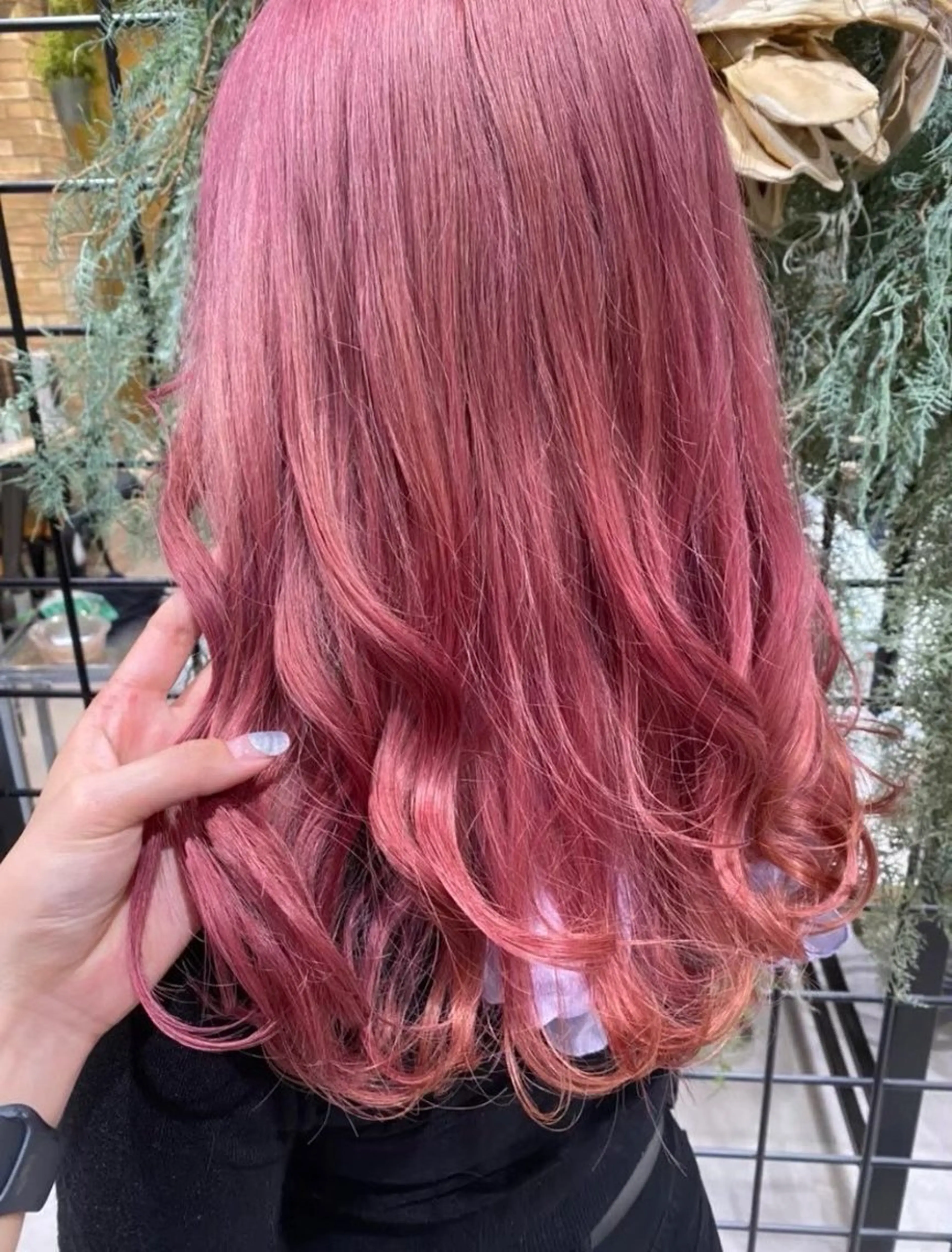 セミロング カラー ヘアカラー レイヤー/手書きネイ ルCOCORO 🎀のネイルデザイン