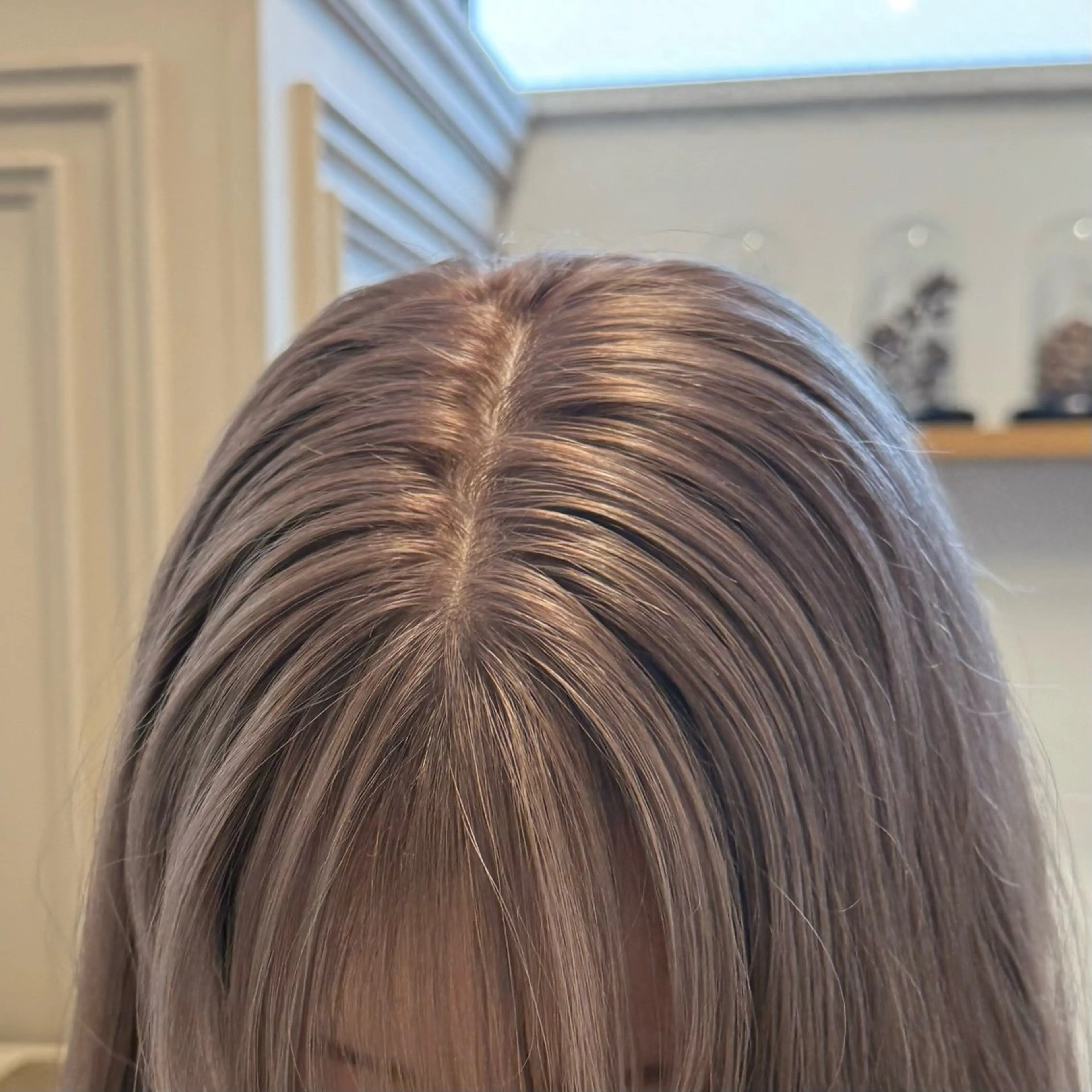 ロング カラー ミルクティー× グレージュMOMOのヘアスタイル