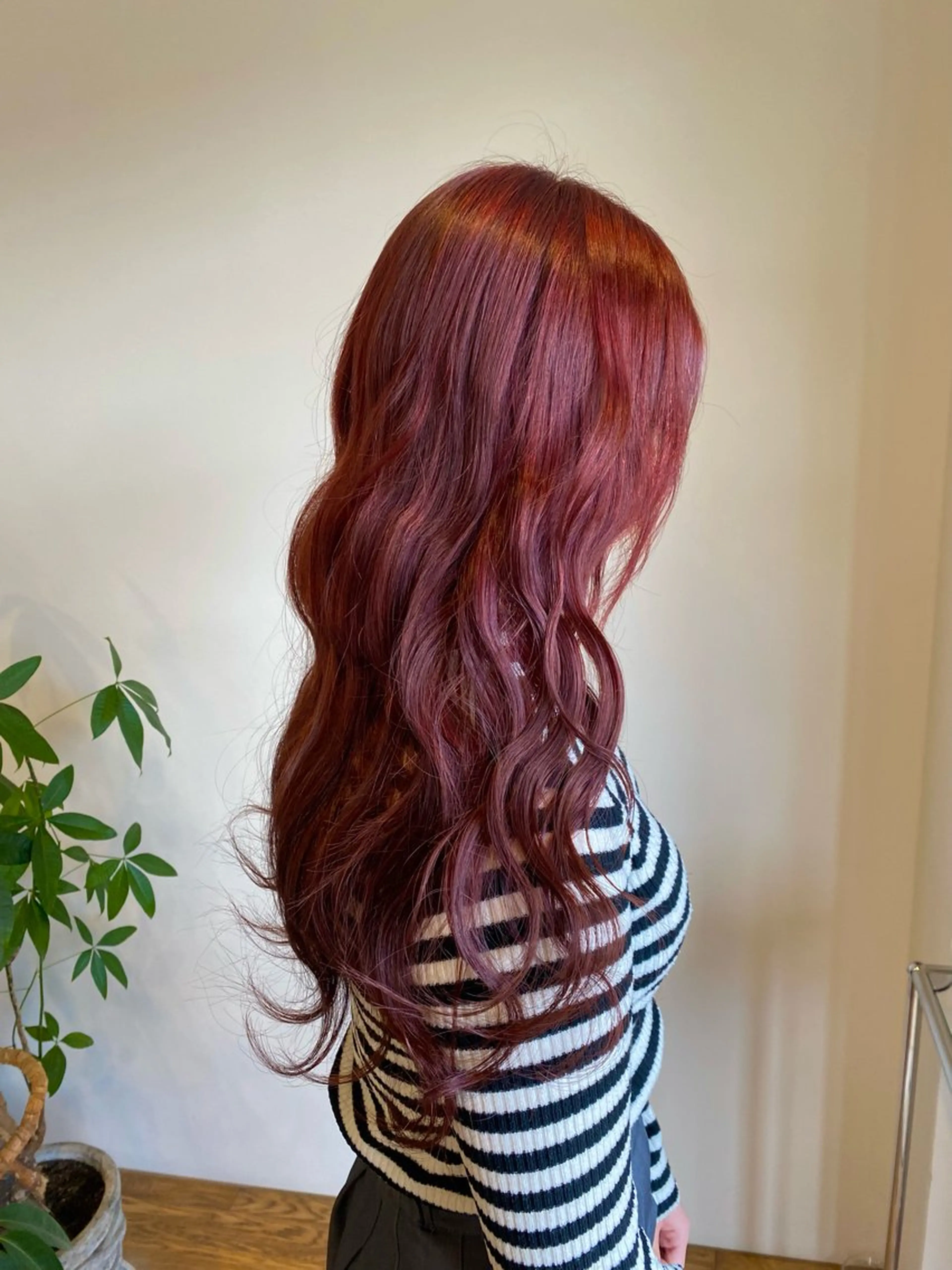 ロング カラー ヘアカラー Ludwig AIRIのヘアスタイル