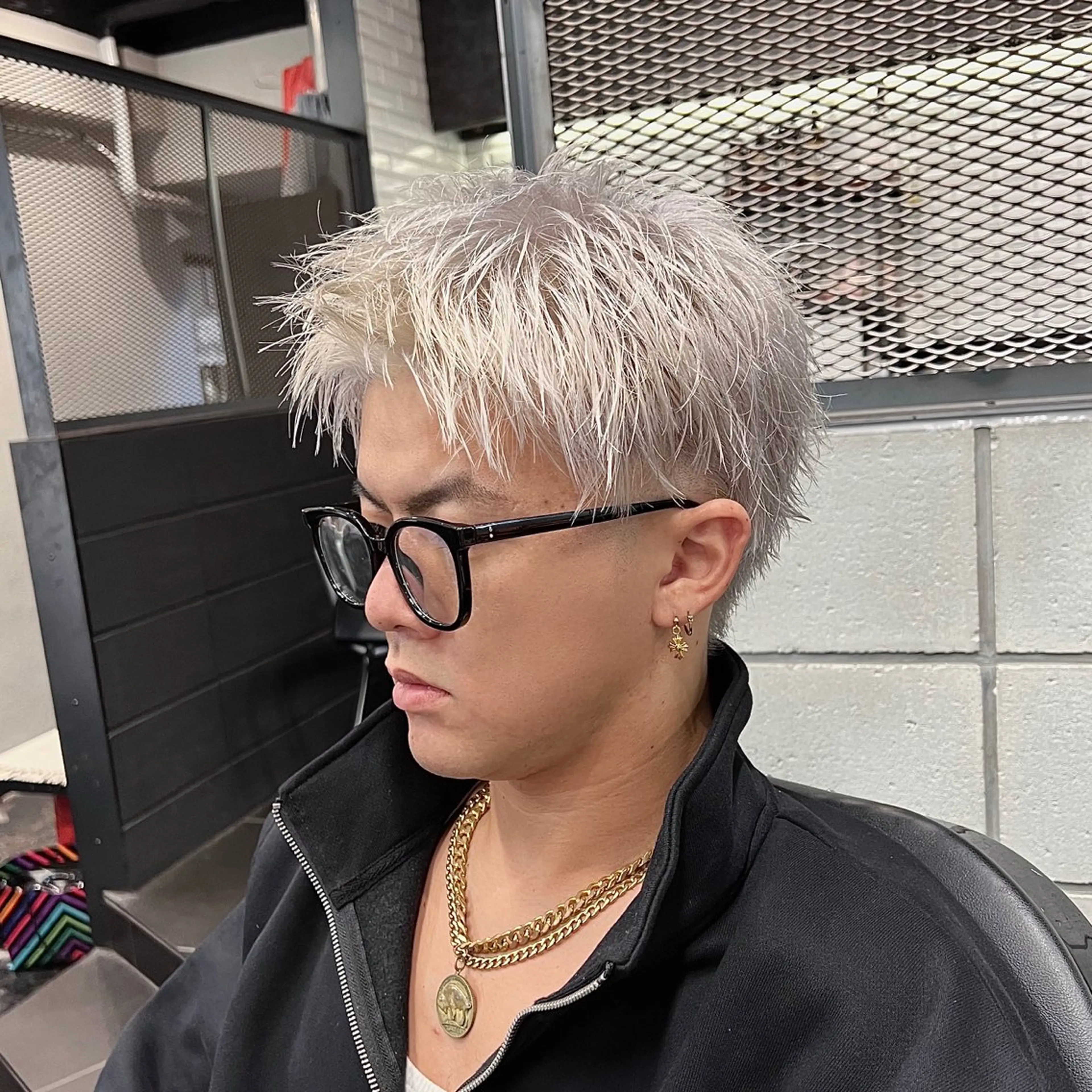 メンズ メンズブリーチ カット ヘアカラー トリートメント メンズ特化/パーマ/ メッシュ/竜成のヘアスタイル