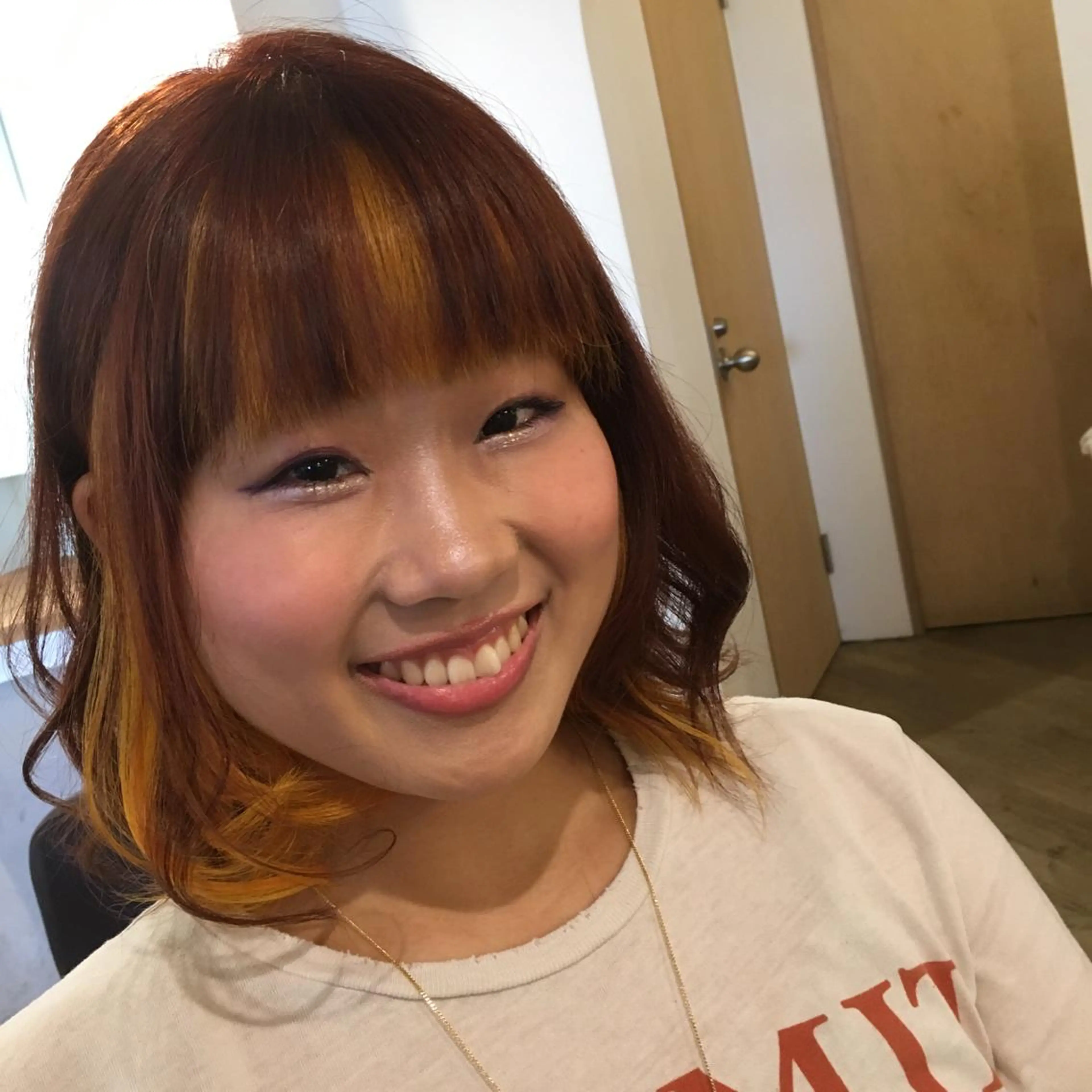 ミディアム カラー インナーカラー オレンジ 川端 かんな🐹のヘアスタイル