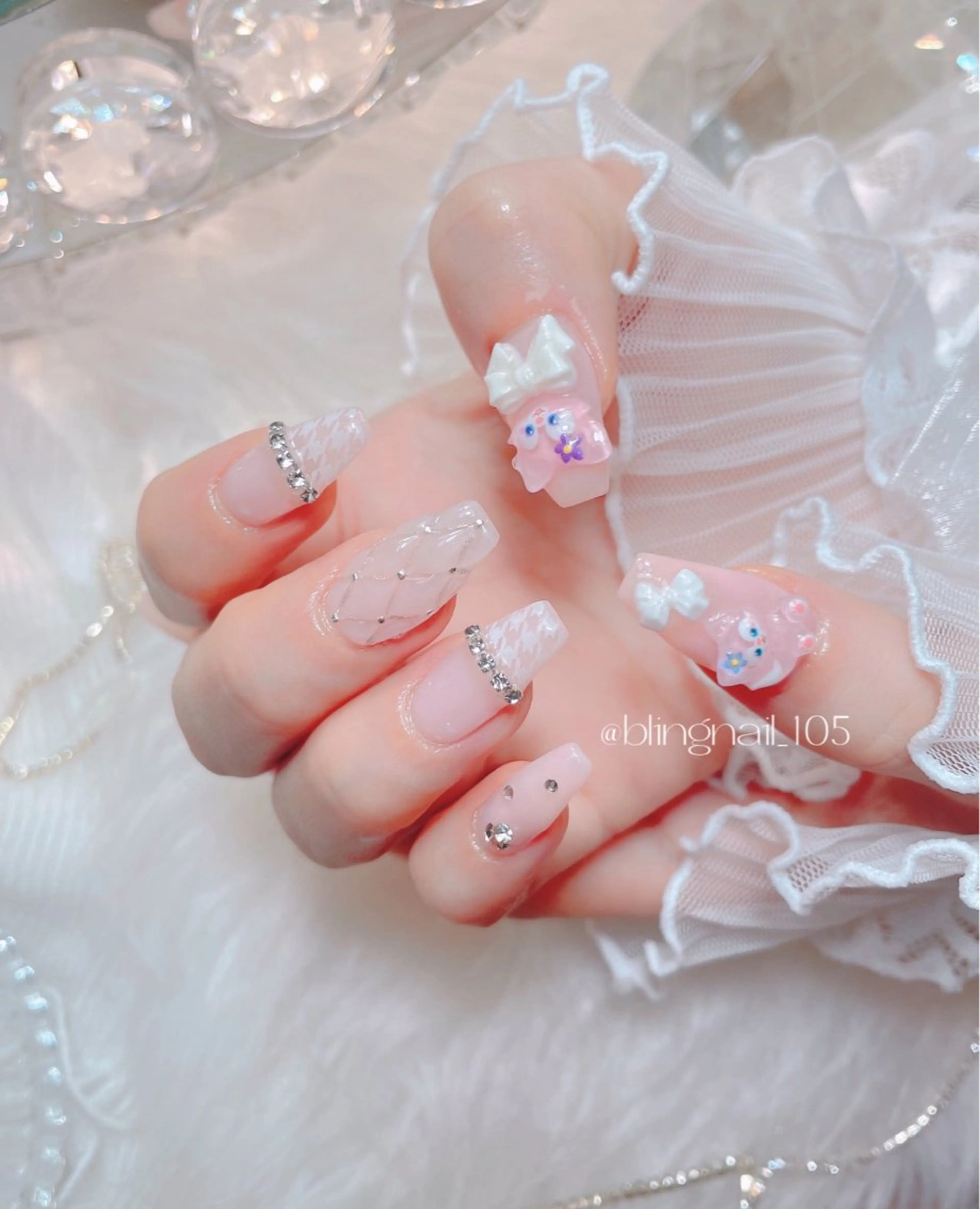 ネイル 23時まで❤︎韓国、 ワンホンネイルのネイルデザイン