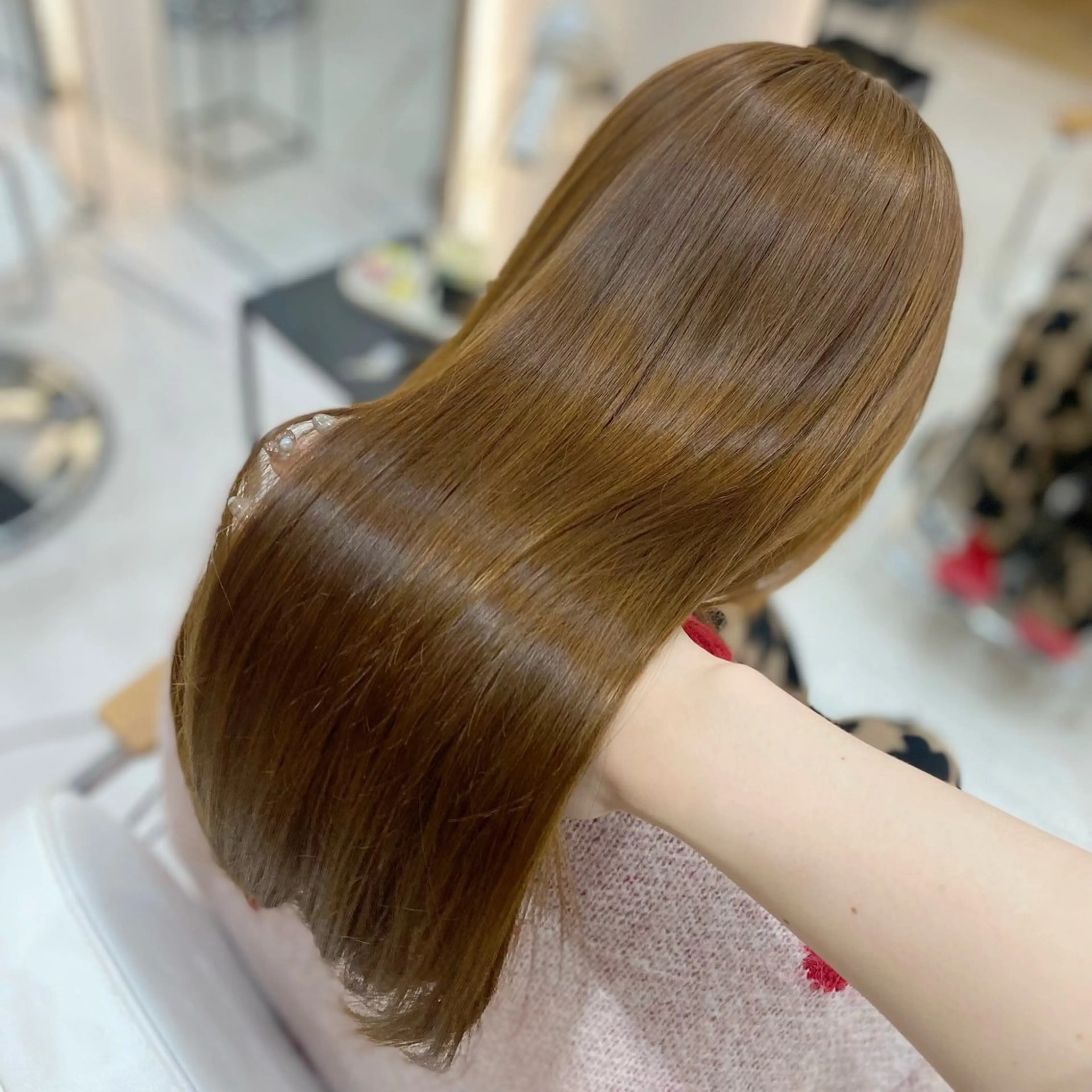 ロング カラー ベージュカラー トリートメント カット ヘアカラー トリートメント 艶髪・透明感カラー・ 韓国ヘア・Yuriのヘアスタイル