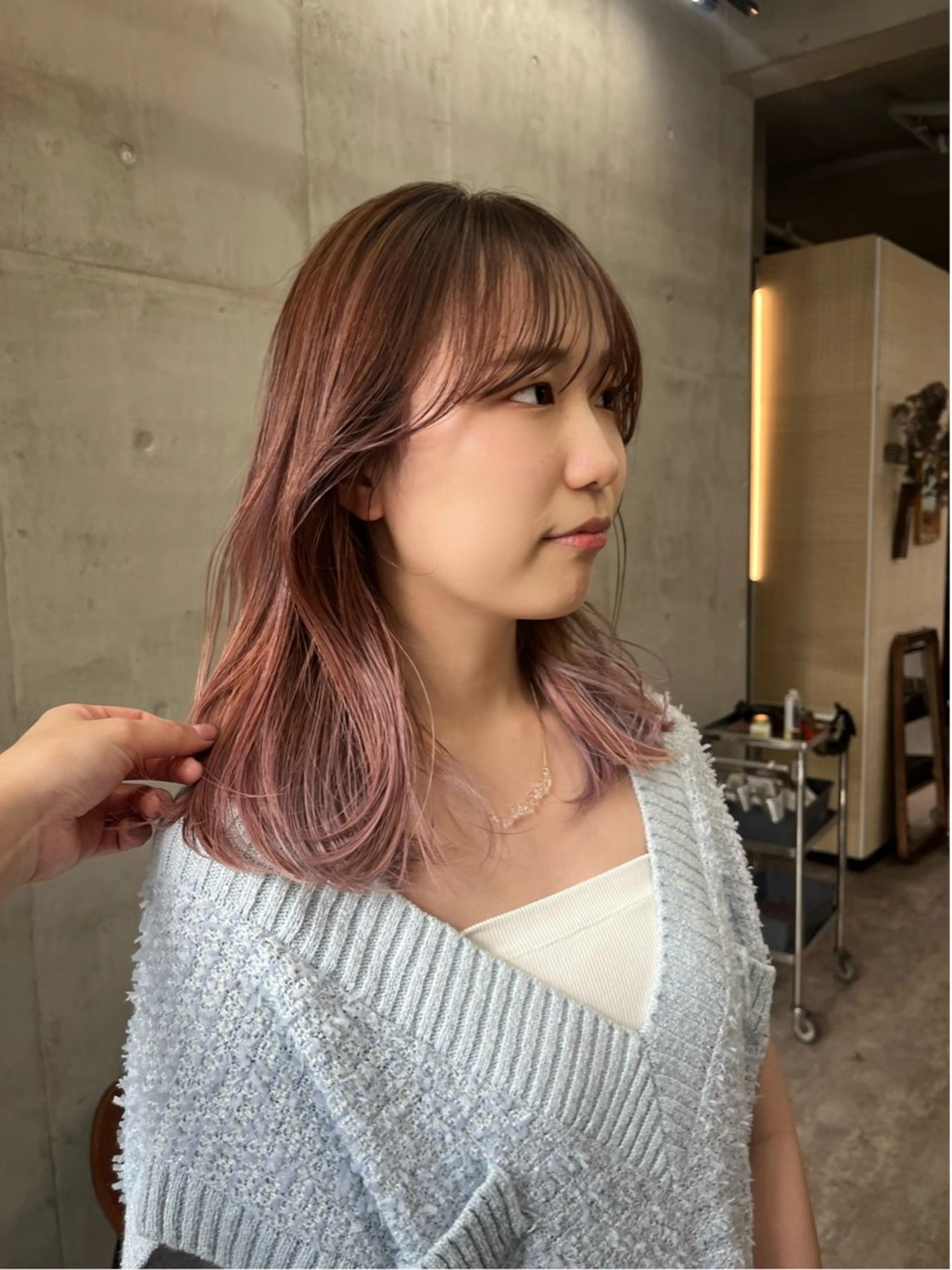 セミロング カラー ベージュカラー ブリーチ ケアブリーチ 透明感カラー ダブルカラー SALT WATER所属・🫐 𝐌𝐚𝐨 🫐似合わせcutのヘアスタイル