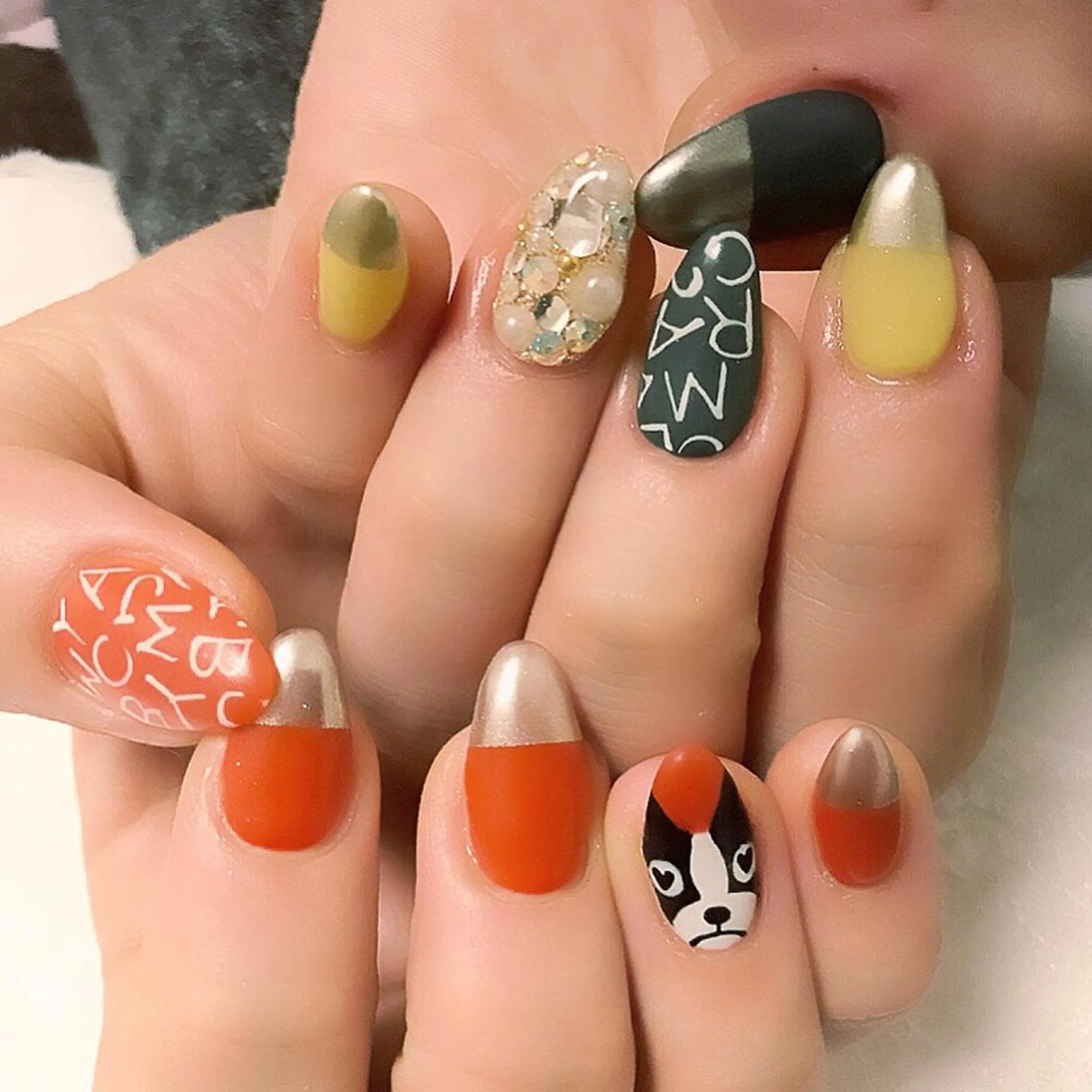 ネイル ミラーネイル ハンドネイル yumnail (ネイル&脱毛)のエステ・リラクイメージ