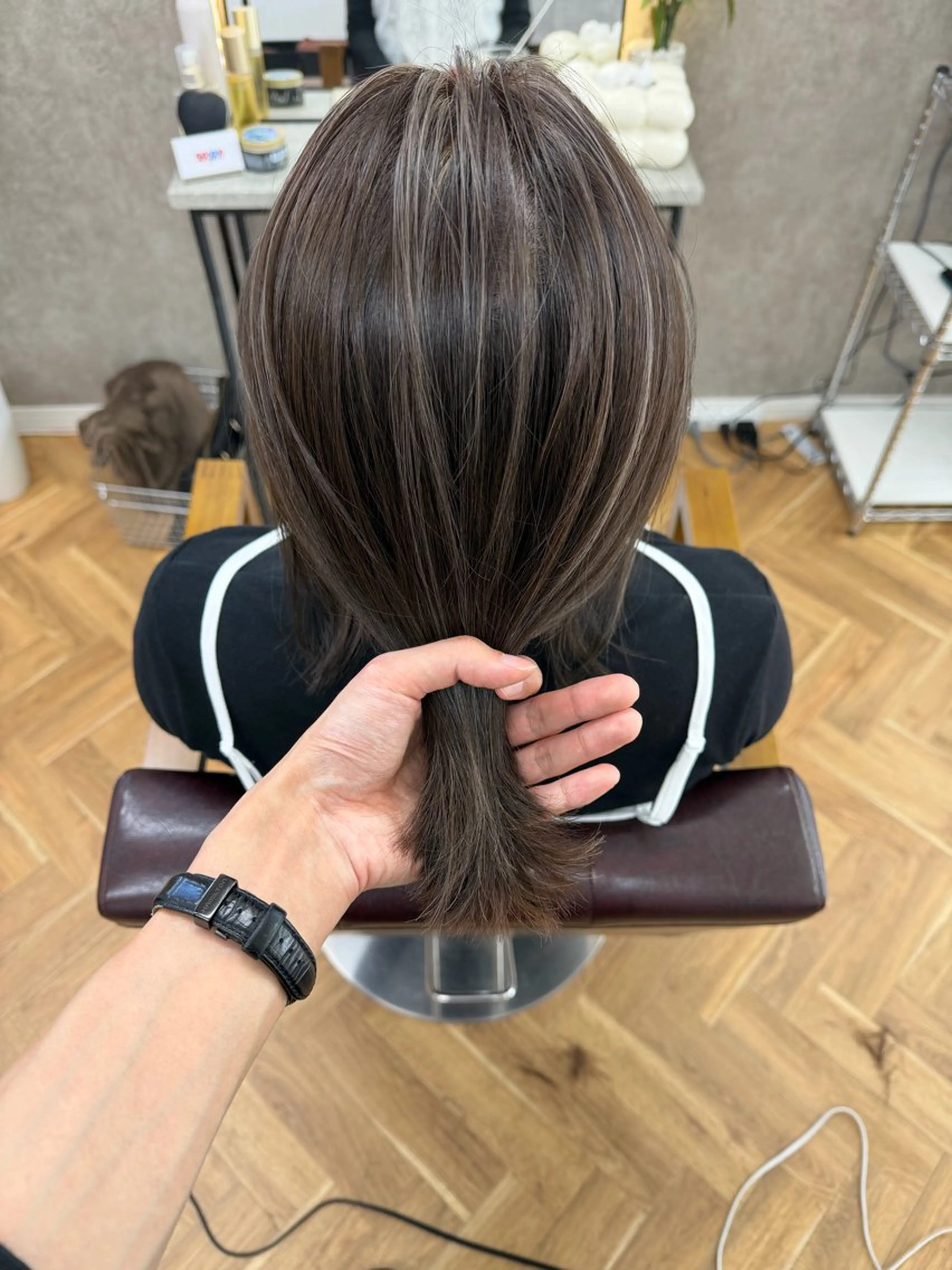 セミロング カット ヘアカラー トリートメント 1席のみの 美容室IKKIのヘアスタイル