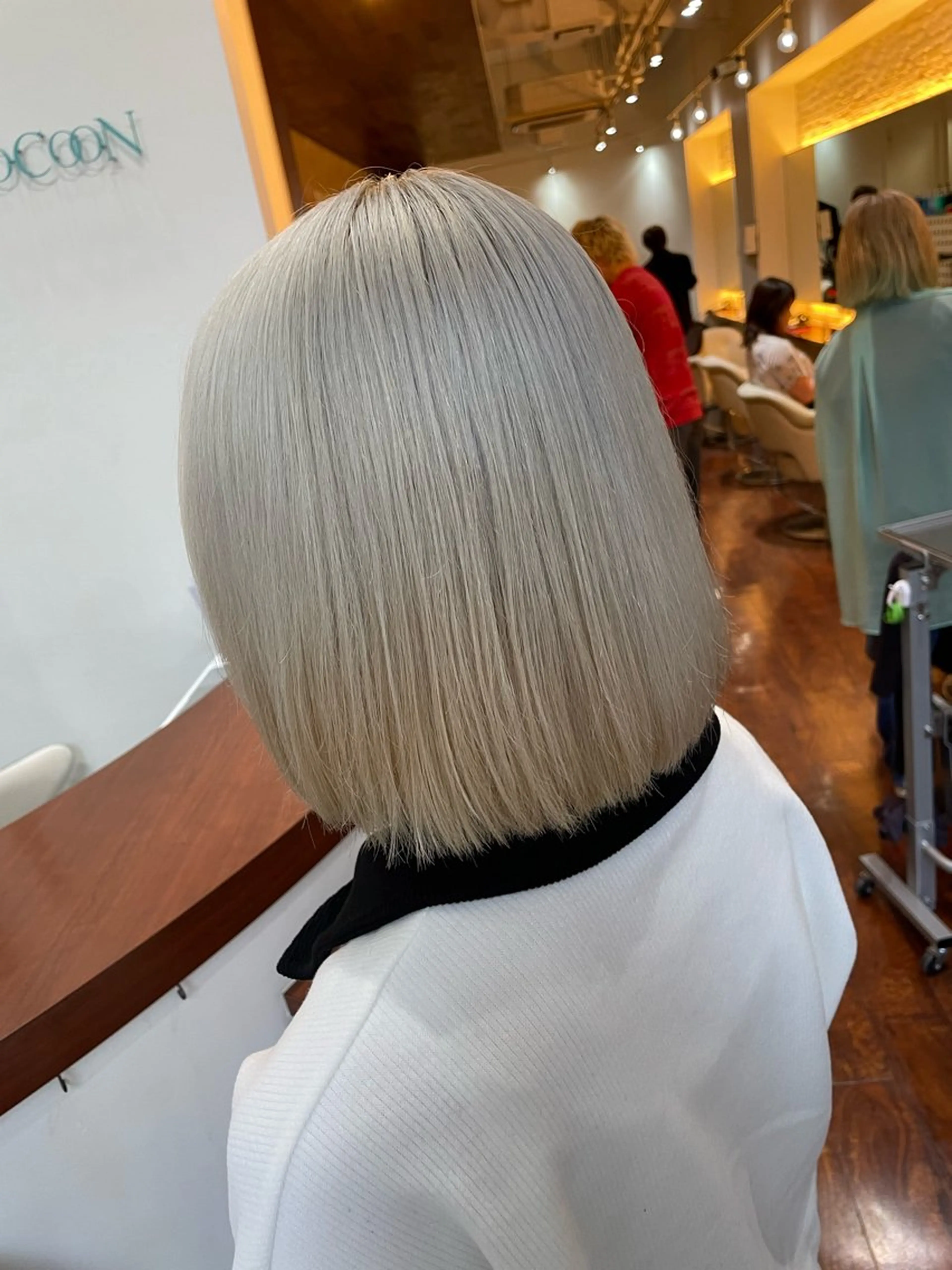 ミディアム カラー ハイトーンカラー CoCooN amiのヘアスタイル