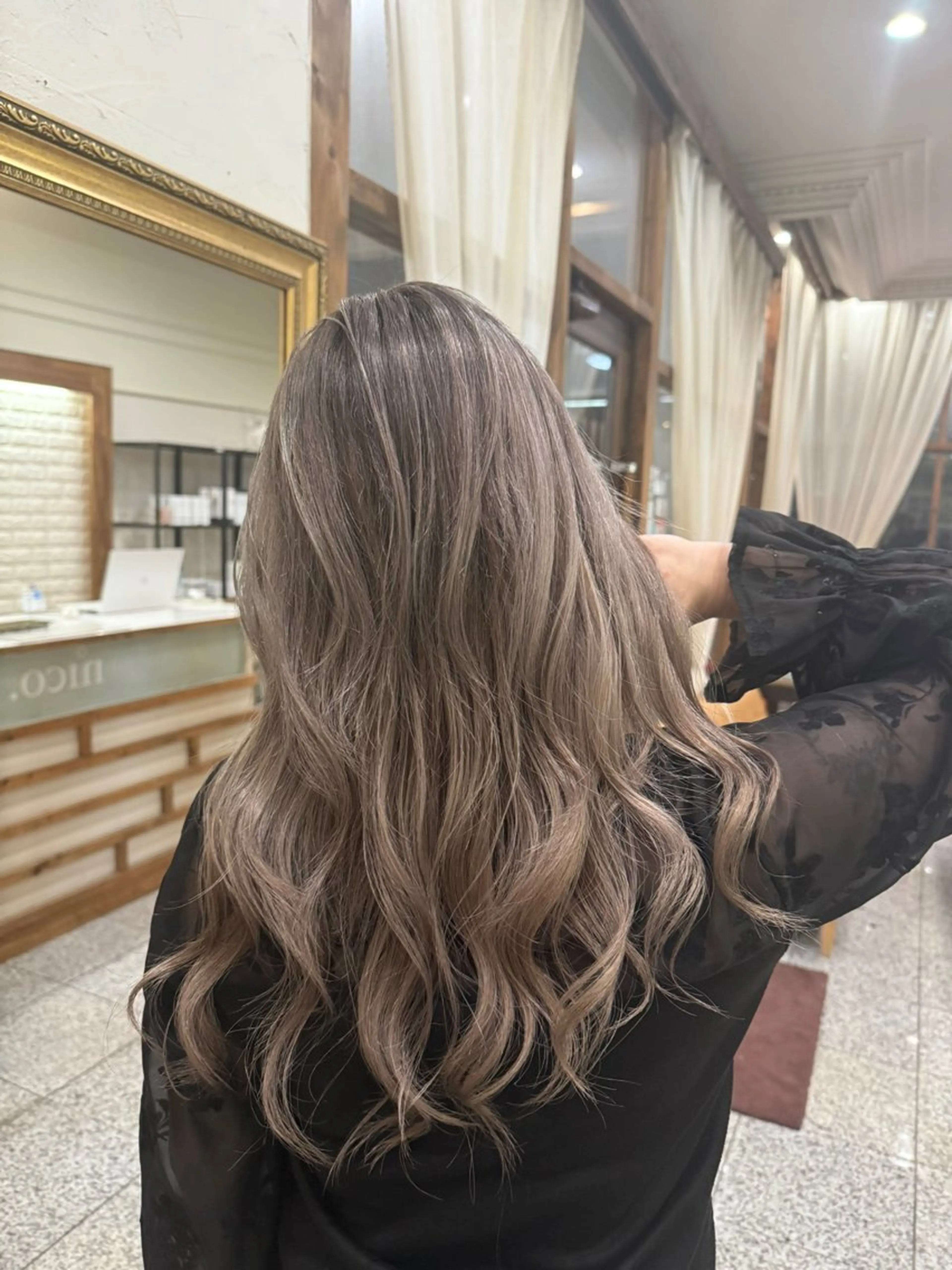 ロング nico. 心斎橋 akariのヘアスタイル