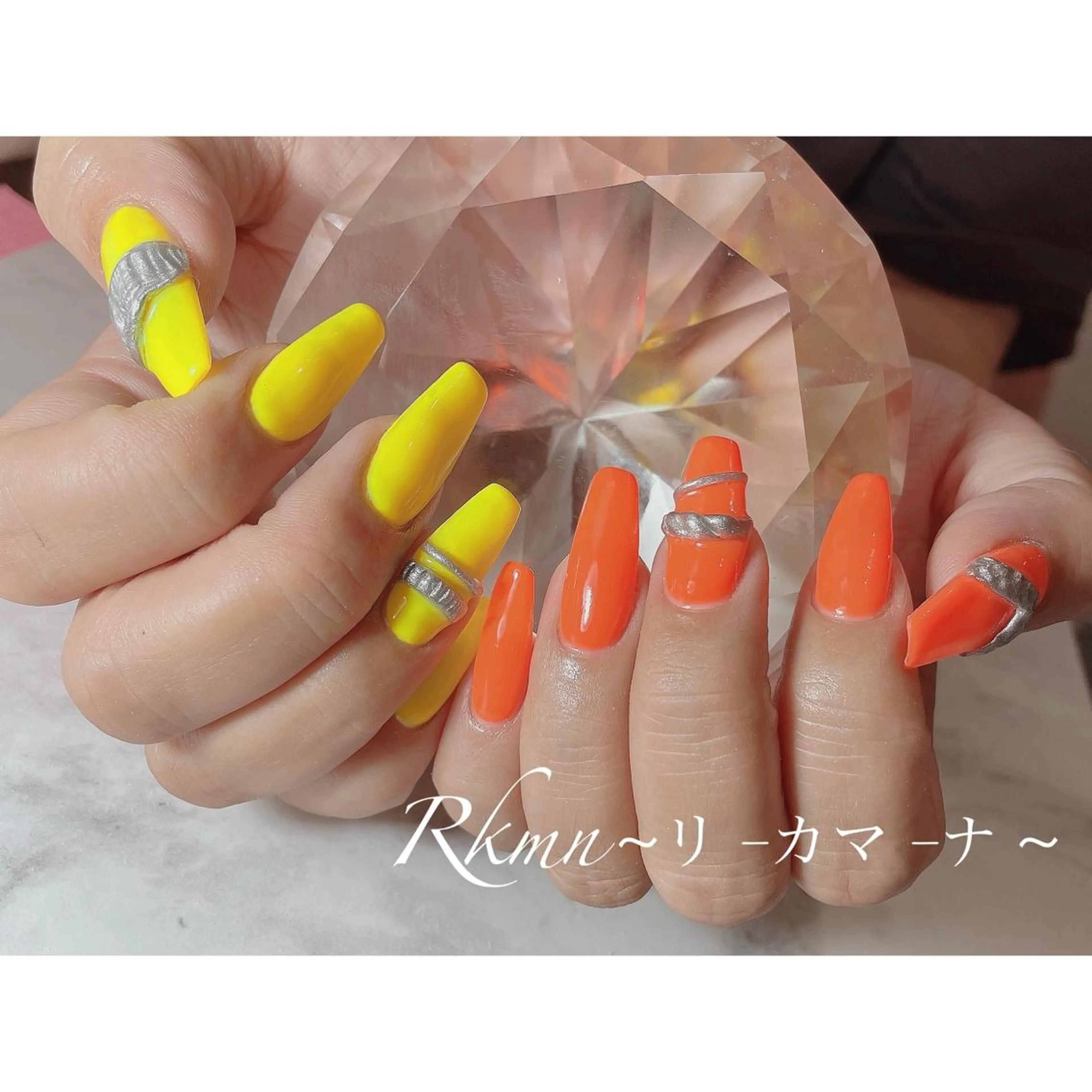 ネイル アートネイル ミラーネイル オレンジ 春ネイル 黄色 ハンドネイル フットネイル ハンドケア Rkmn ~リ-カマ-ナ~のネイルデザイン