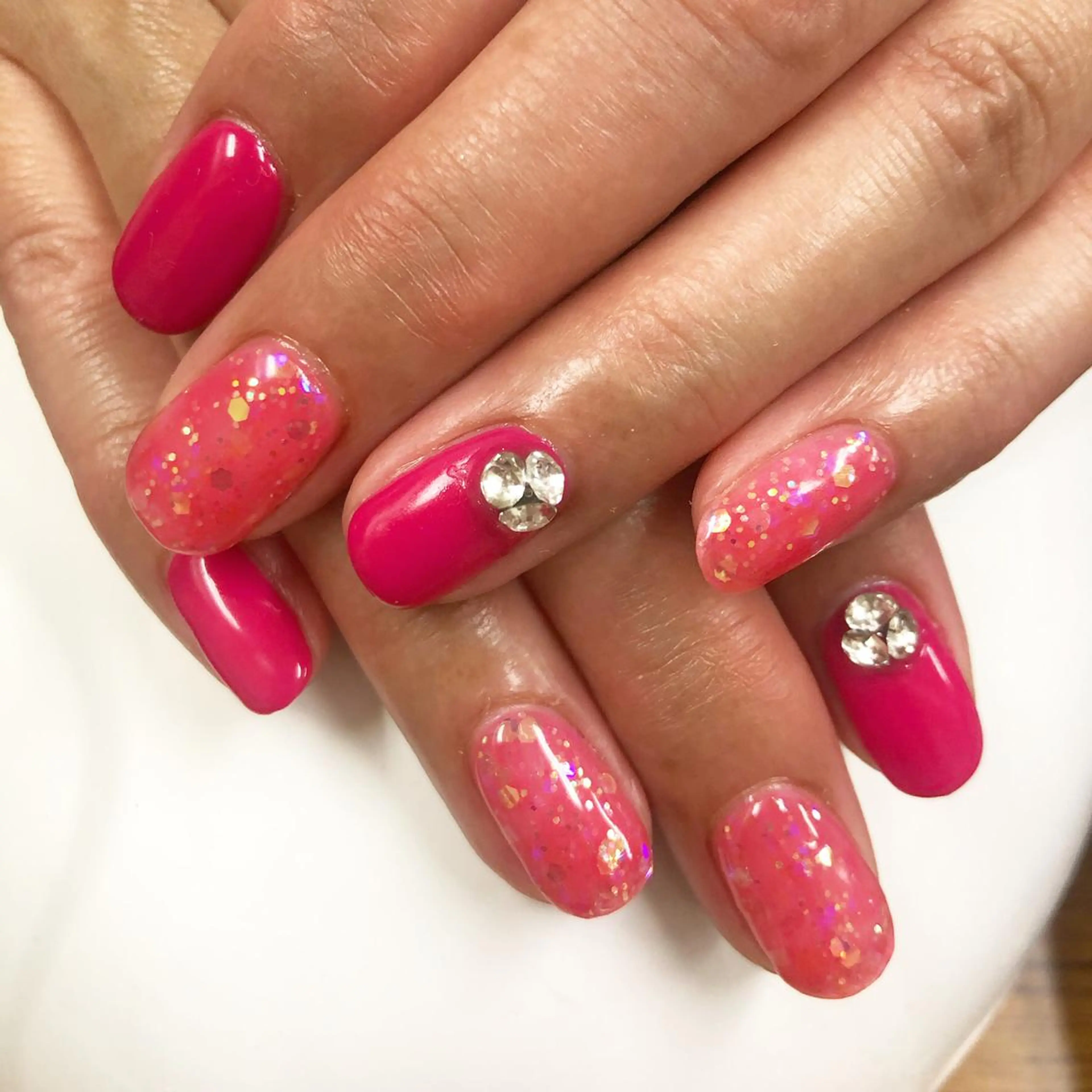 ネイル ストーンネイル MaHaRo所属・S HARUKAのネイルデザイン