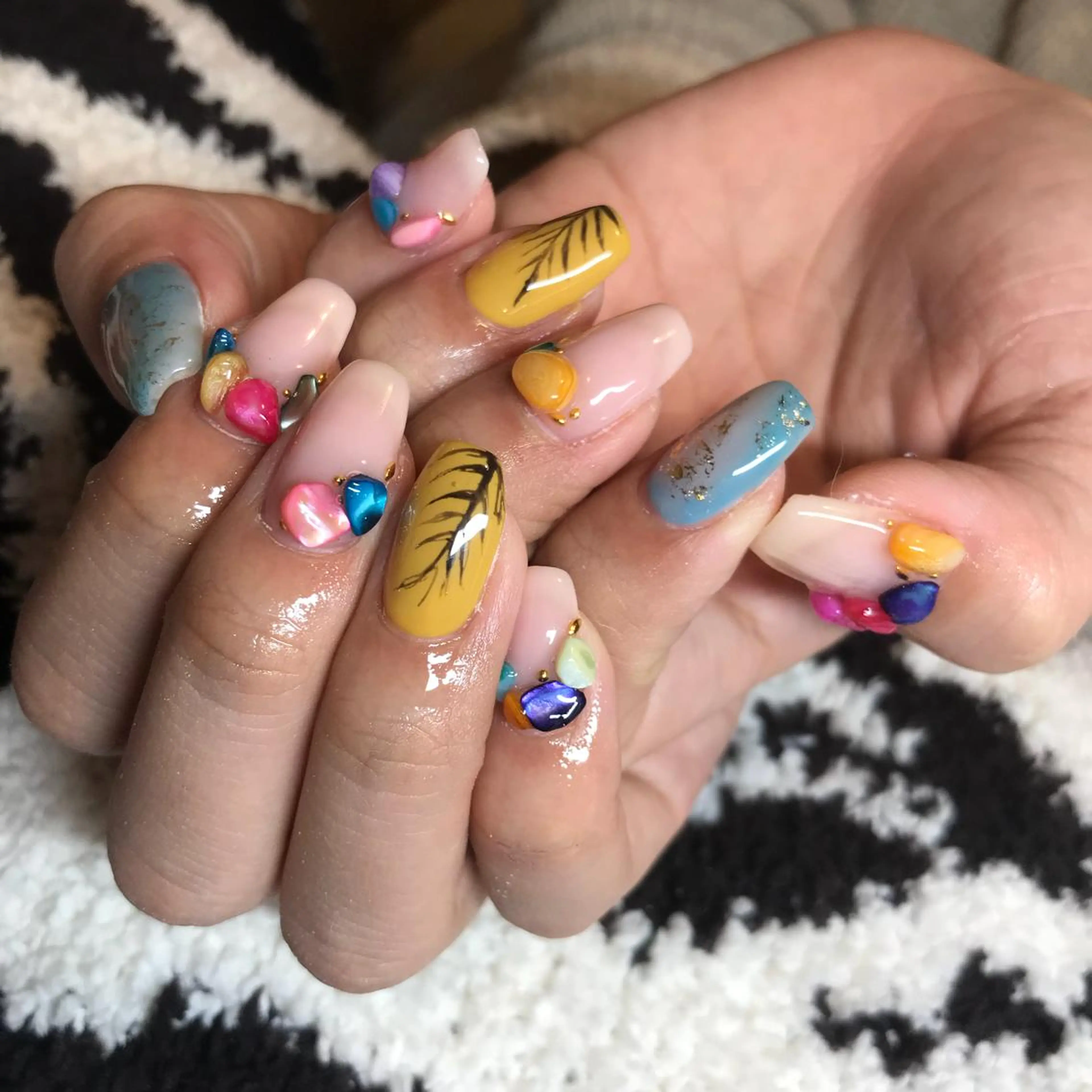 ネイル ストーンネイル maggienail所属・Maggie Nagisaのネイルデザイン