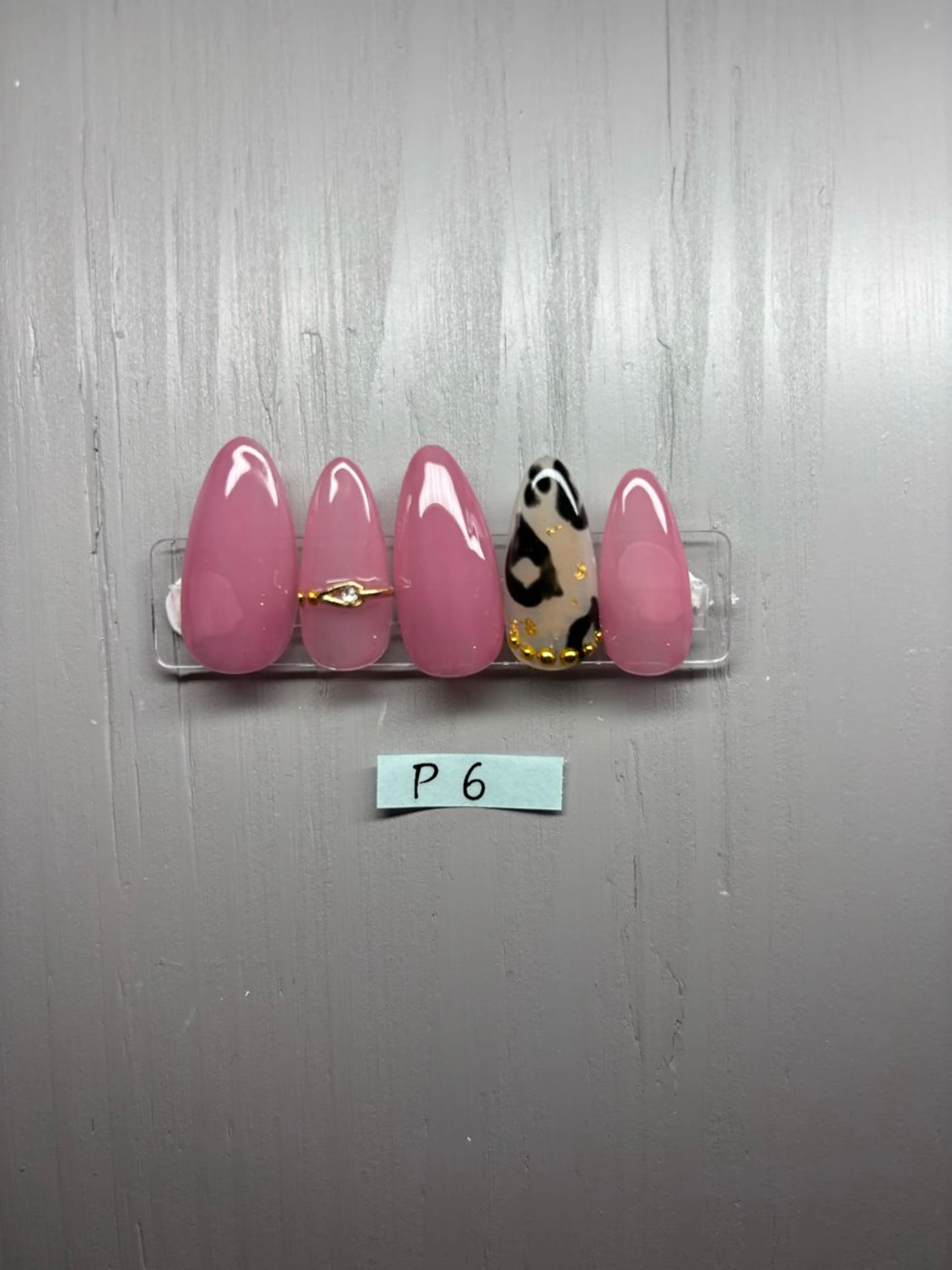 プレミアムデザインネイルP6(オフ込み)の写真