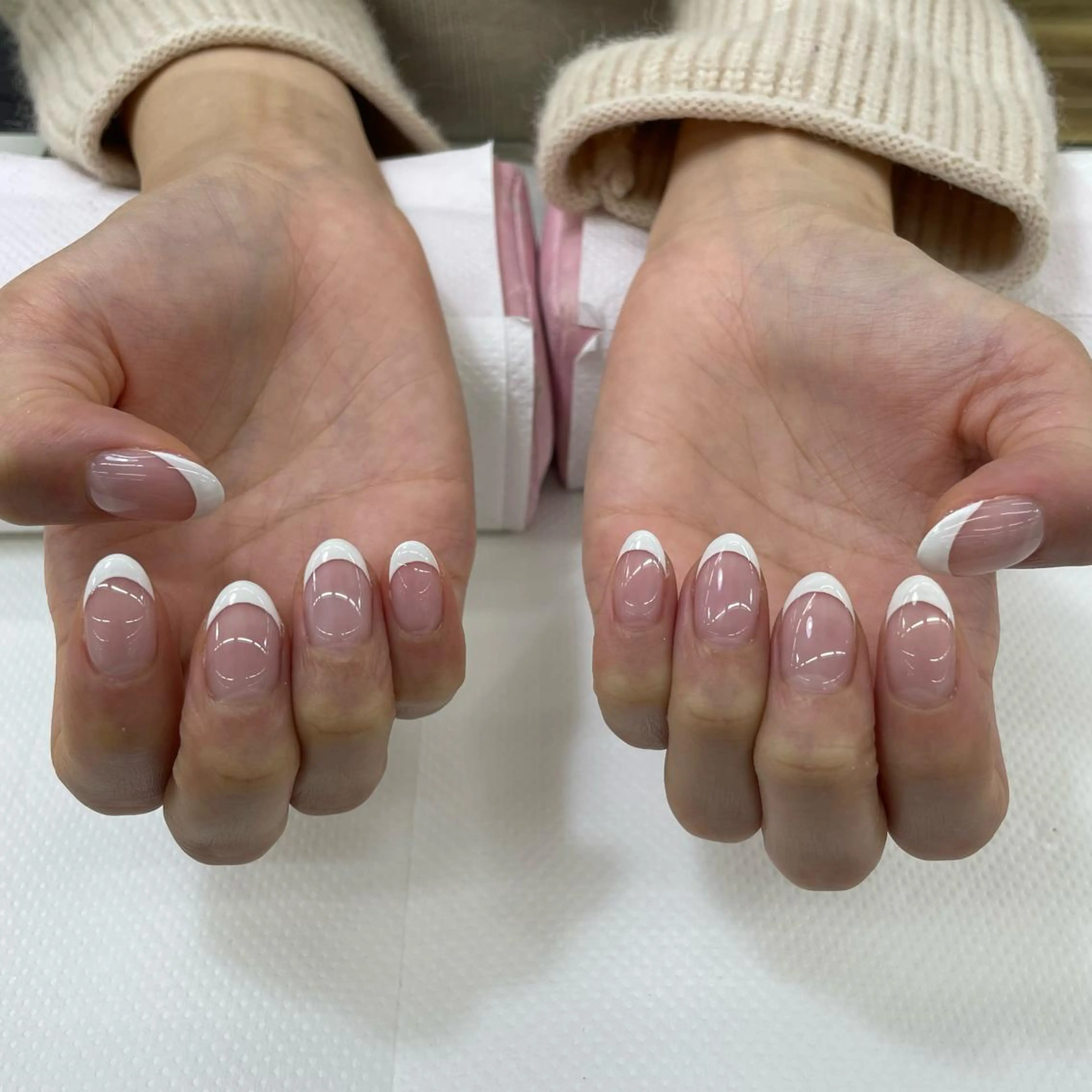 オフなし🌟白フレンチネイル💅ベースカラーはクリア、白フレンチのみ、変形フレンチ不可、ストーン・ラメライン不可の写真