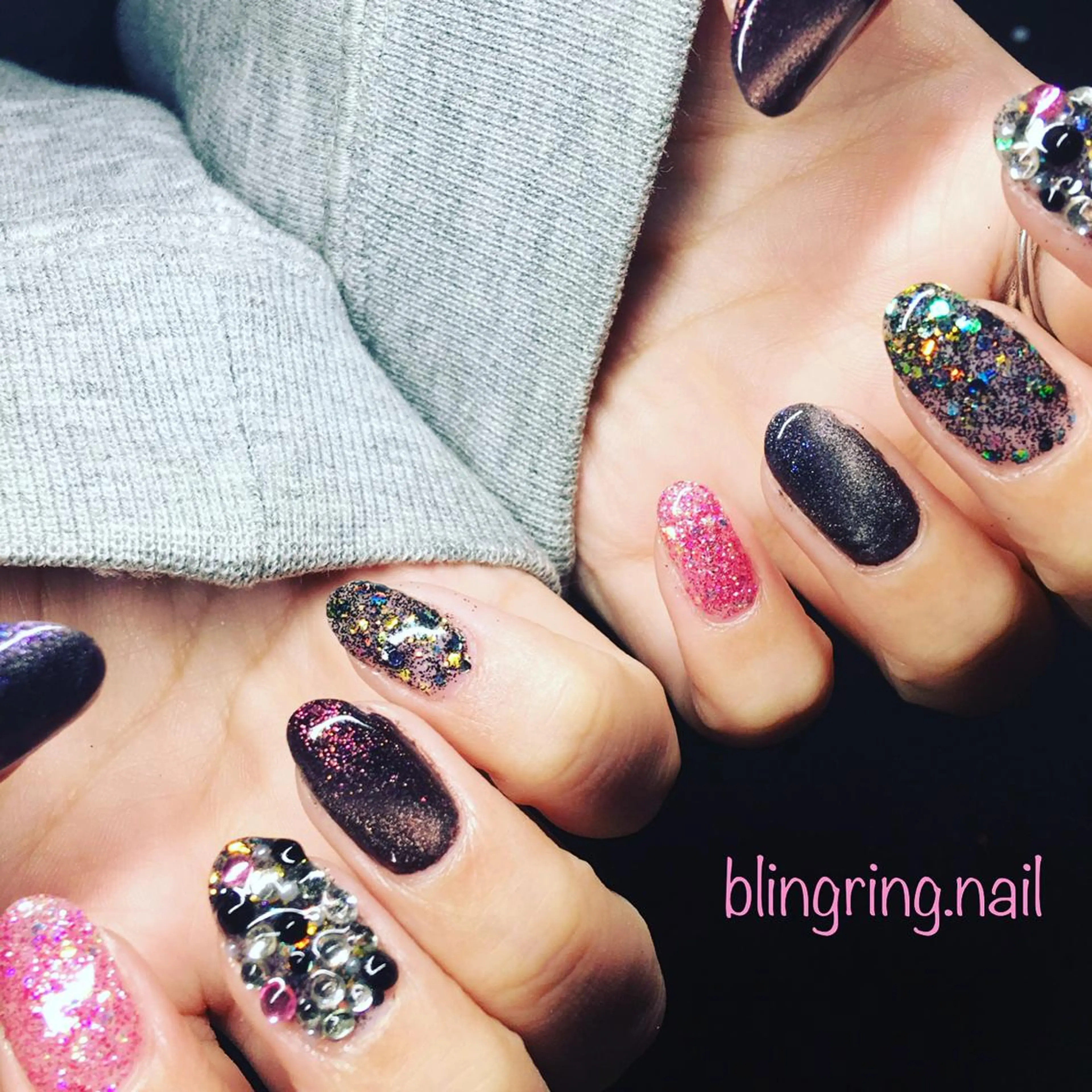 ネイル マグネットネイル ピンク ストーンネイル ハンドネイル 🌈KANÅKO 🌈のネイルデザイン