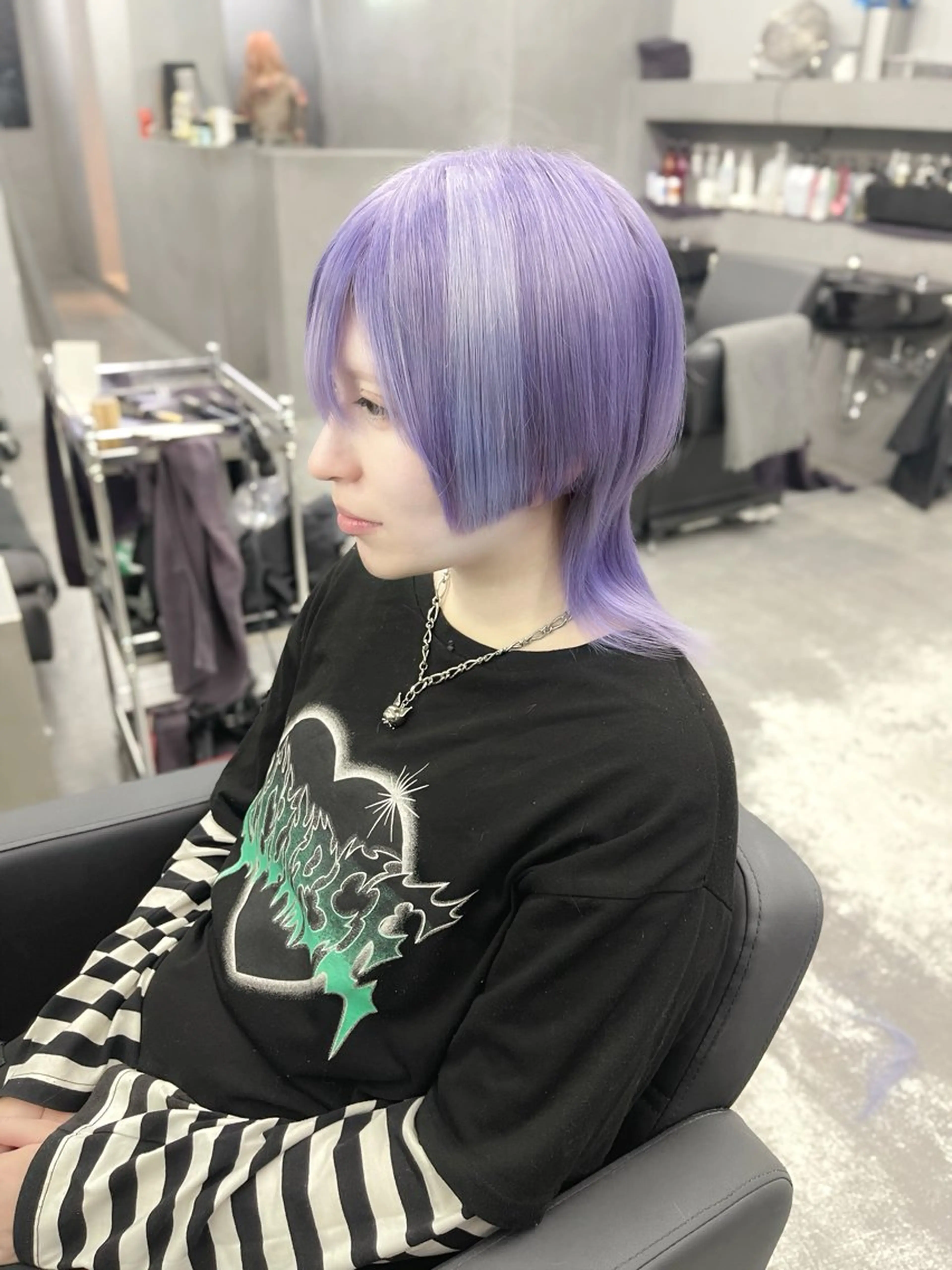 ミディアム カラー 紺エクステ デザインカラーのヘアスタイル