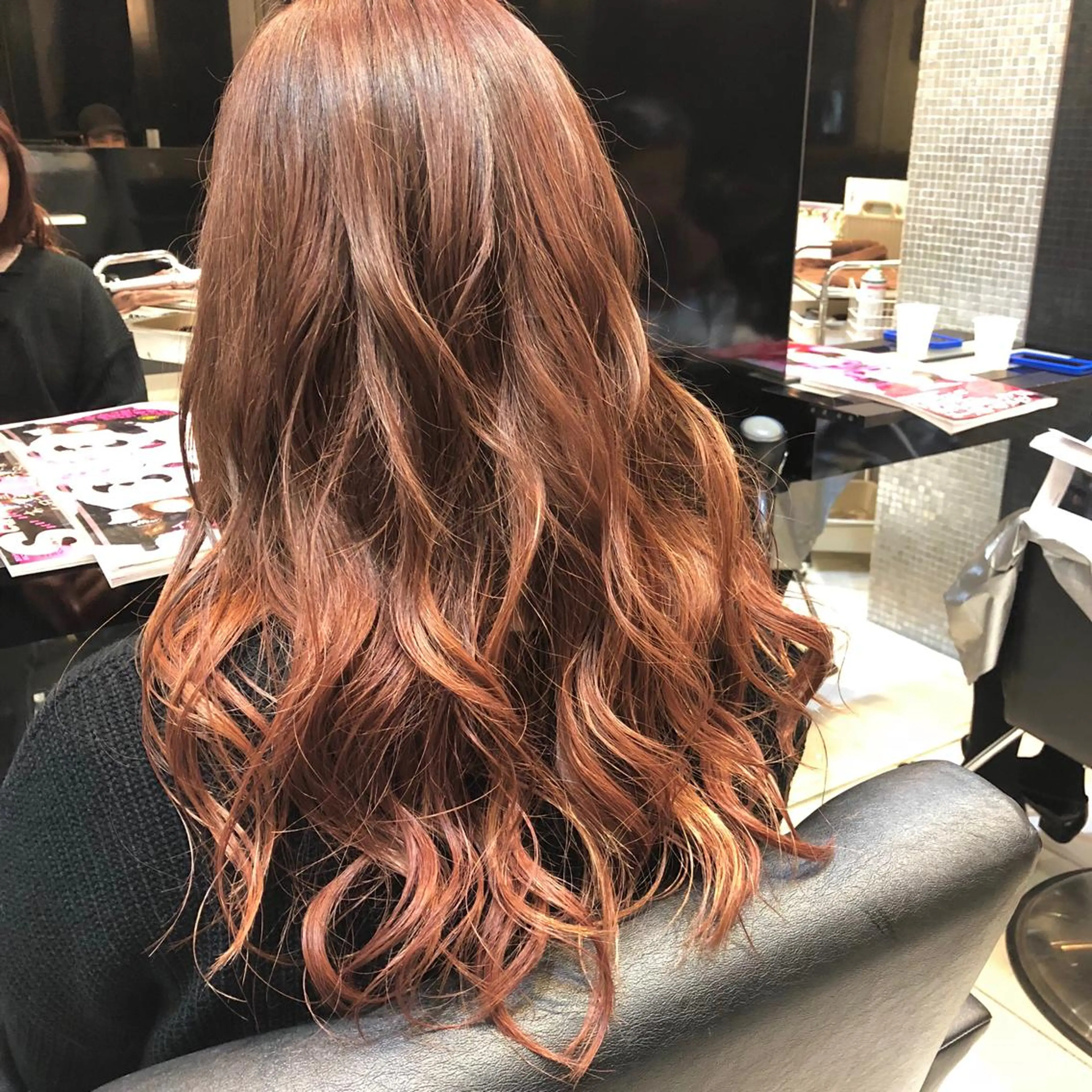 ロング カラー グラデーションカラー レッドカラー 女性リピ90%🍨 🩷佐藤みずきのヘアスタイル