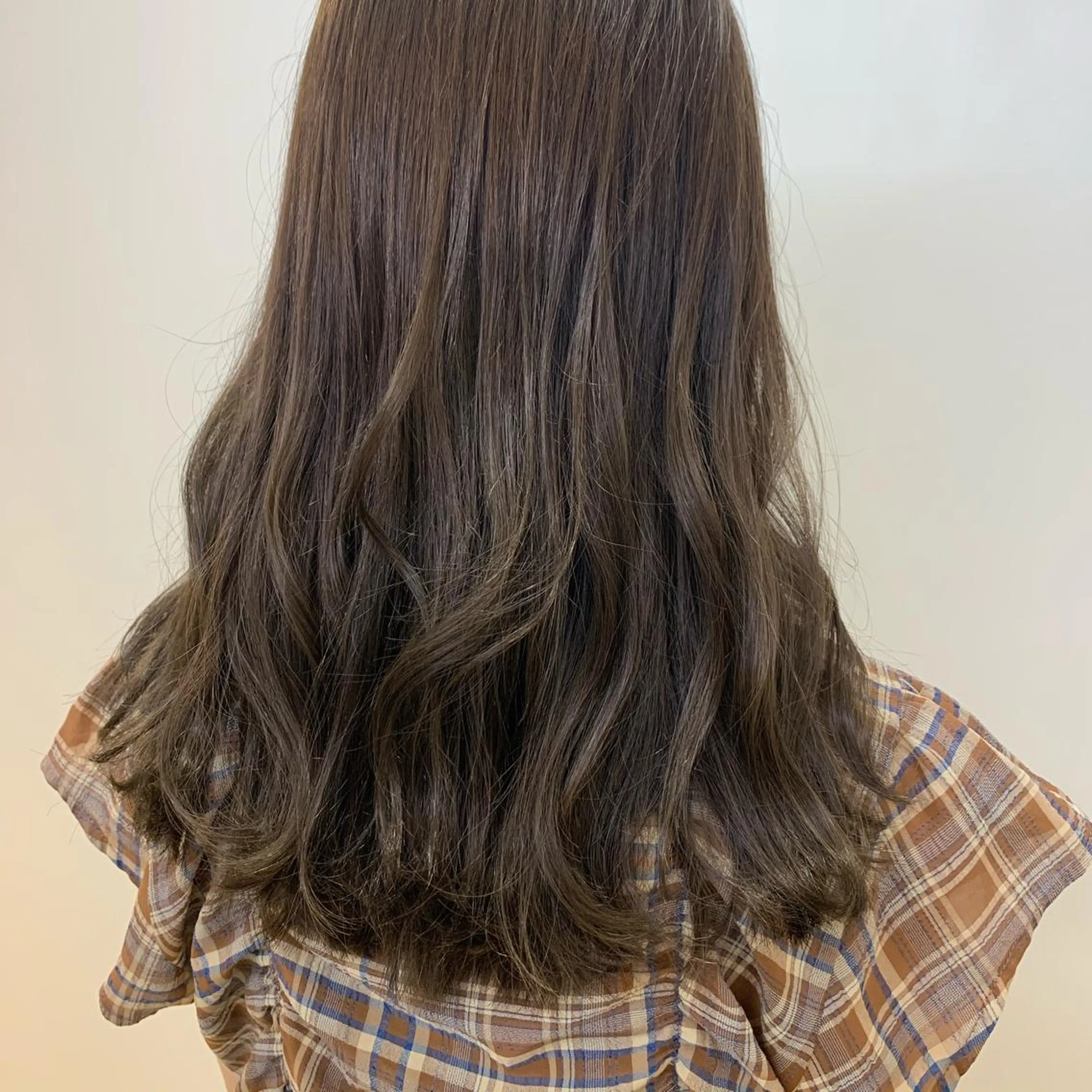 セミロング カラー ヘアアレンジ ブラウンカラー 透明感カラー yuka .のヘアスタイル