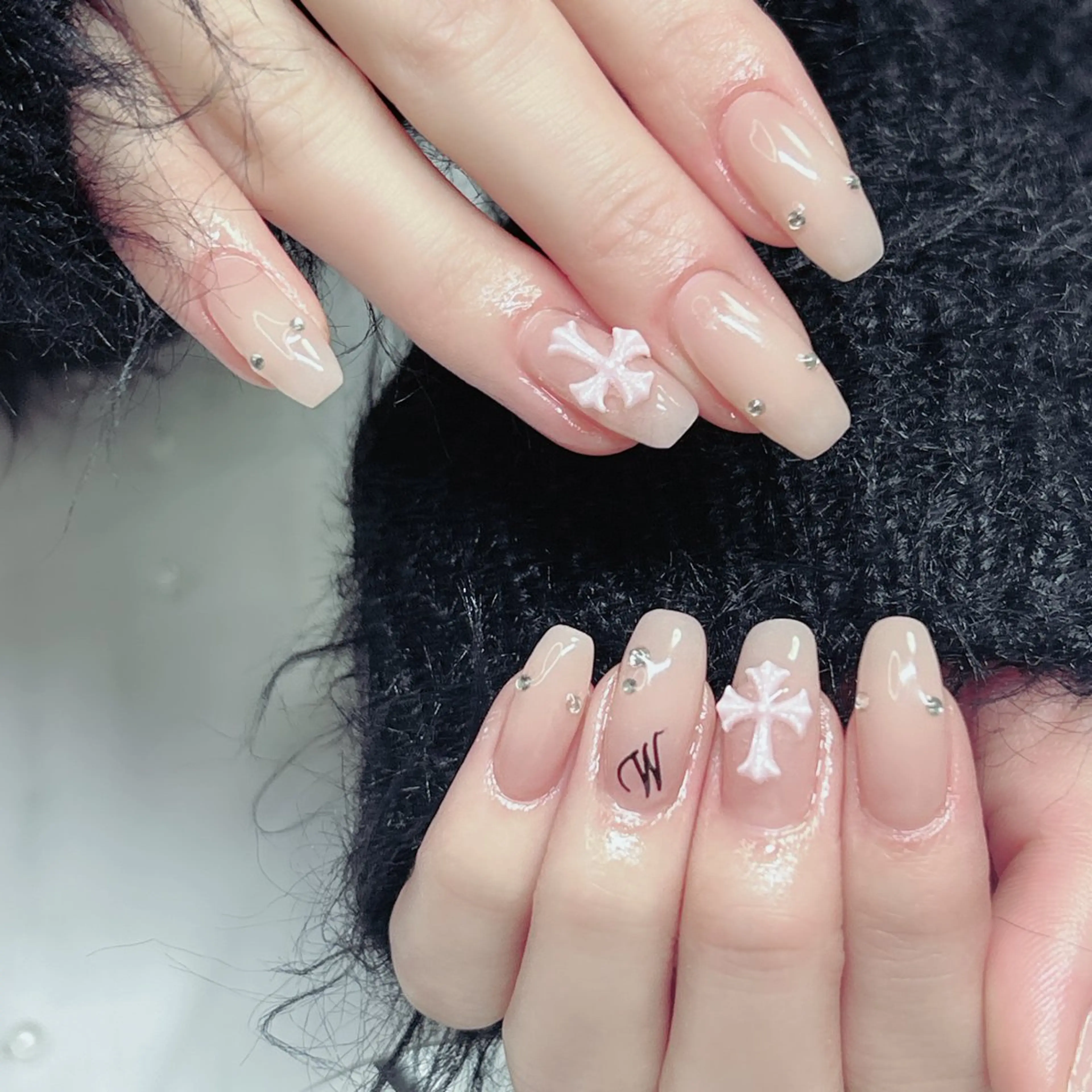 ネイル オーロラネイル フラワーネイル フレンチネイル キラキラネイル ラメ(グリッター) ハンドネイル Cute Tips nailのネイルデザイン